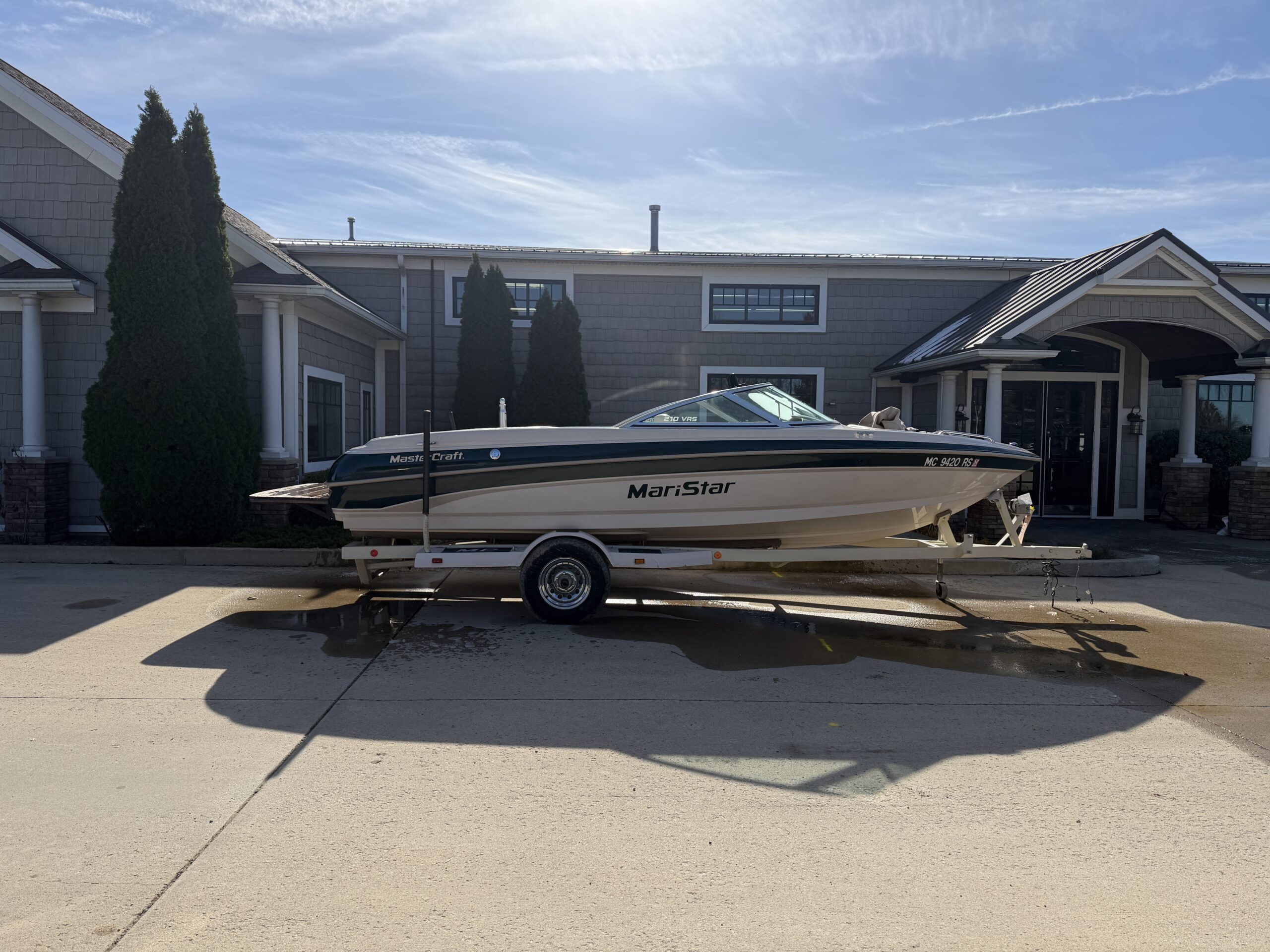 1999 Mastercraft Maristar 210 VRS  330hp Indmar