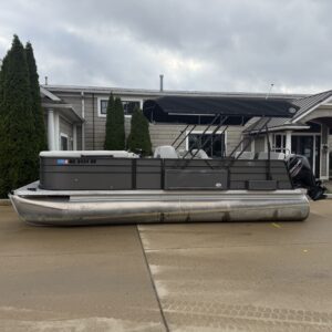 2019 Crest I 220 SLRC Mercury 90hp Command Thrust Easy Cover