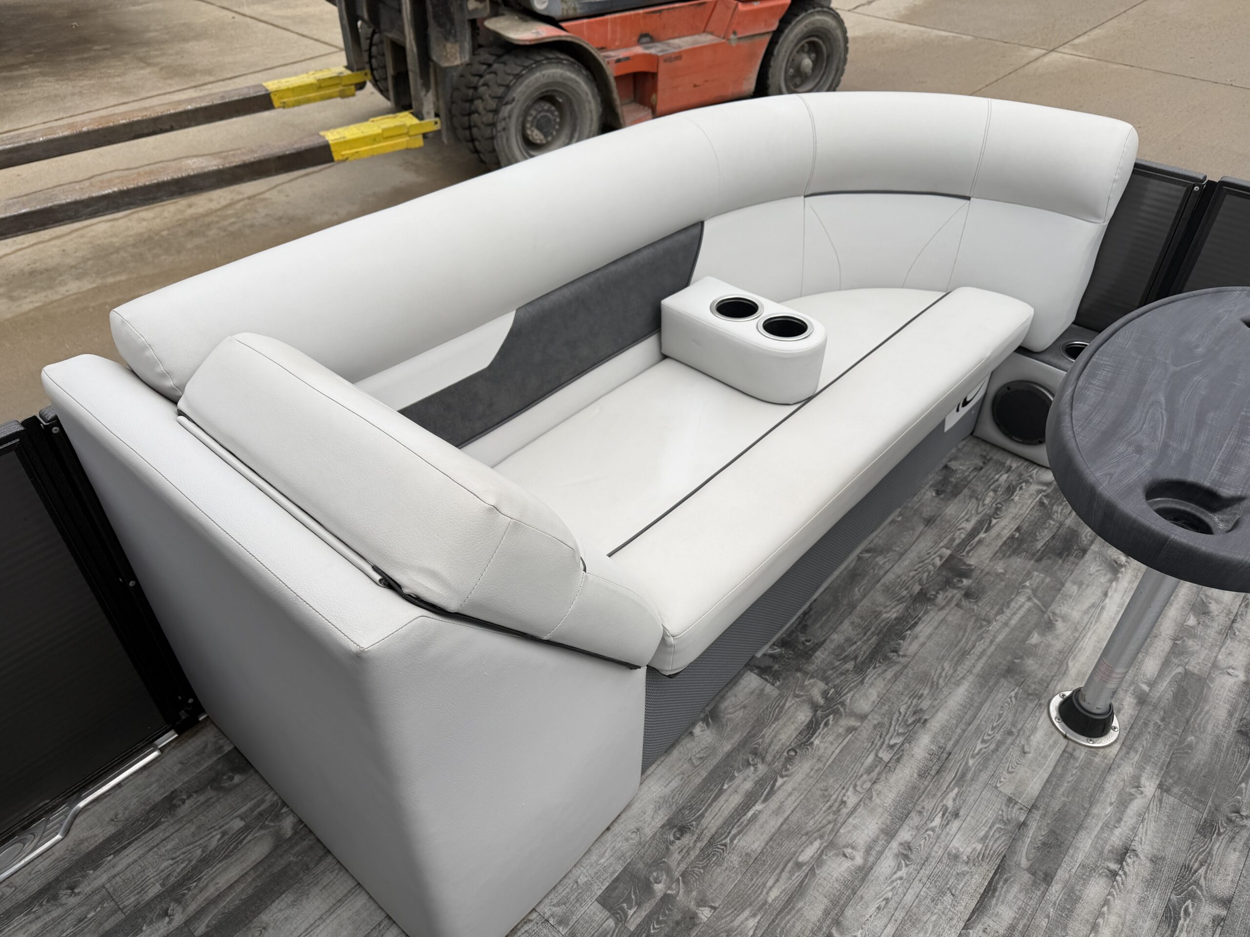 2019 Crest I 220 SLRC Mercury 90hp Command Thrust  Easy Cover