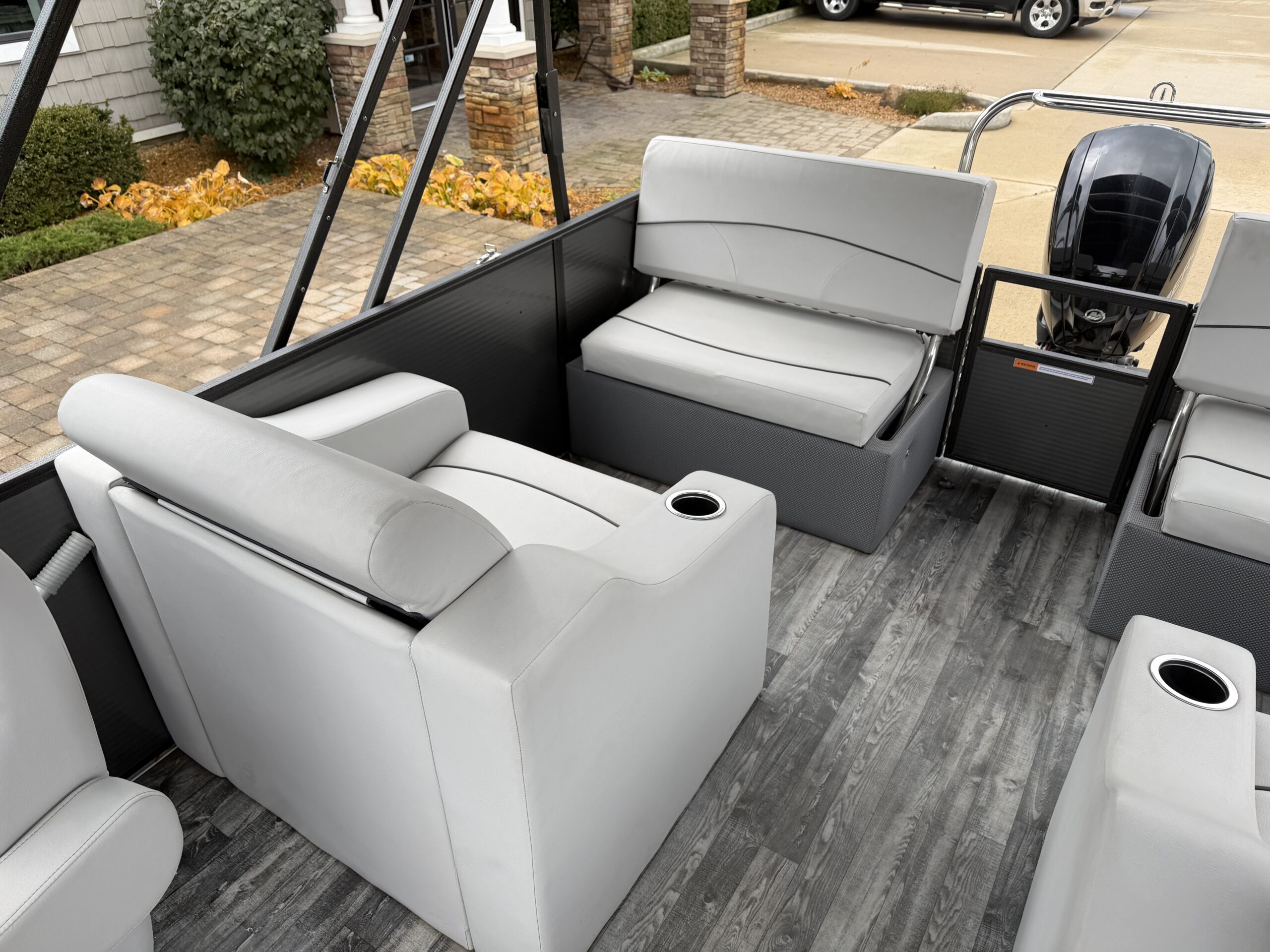 2019 Crest I 220 SLRC Mercury 90hp Command Thrust  Easy Cover