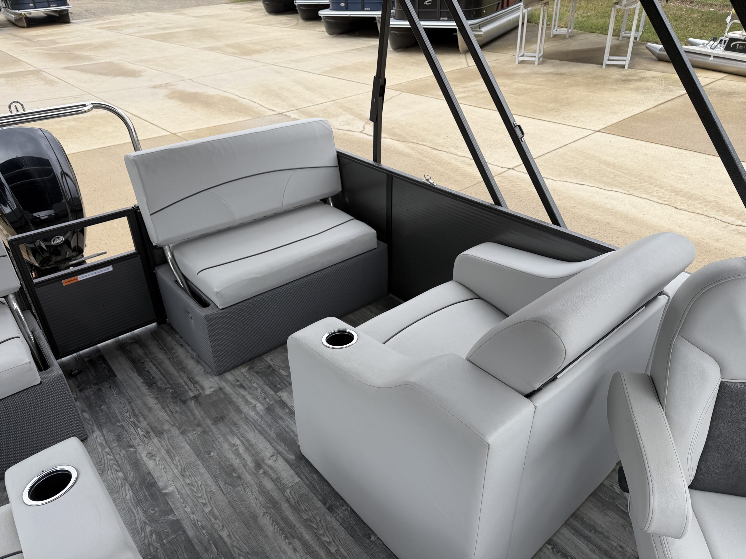 2019 Crest I 220 SLRC Mercury 90hp Command Thrust  Easy Cover