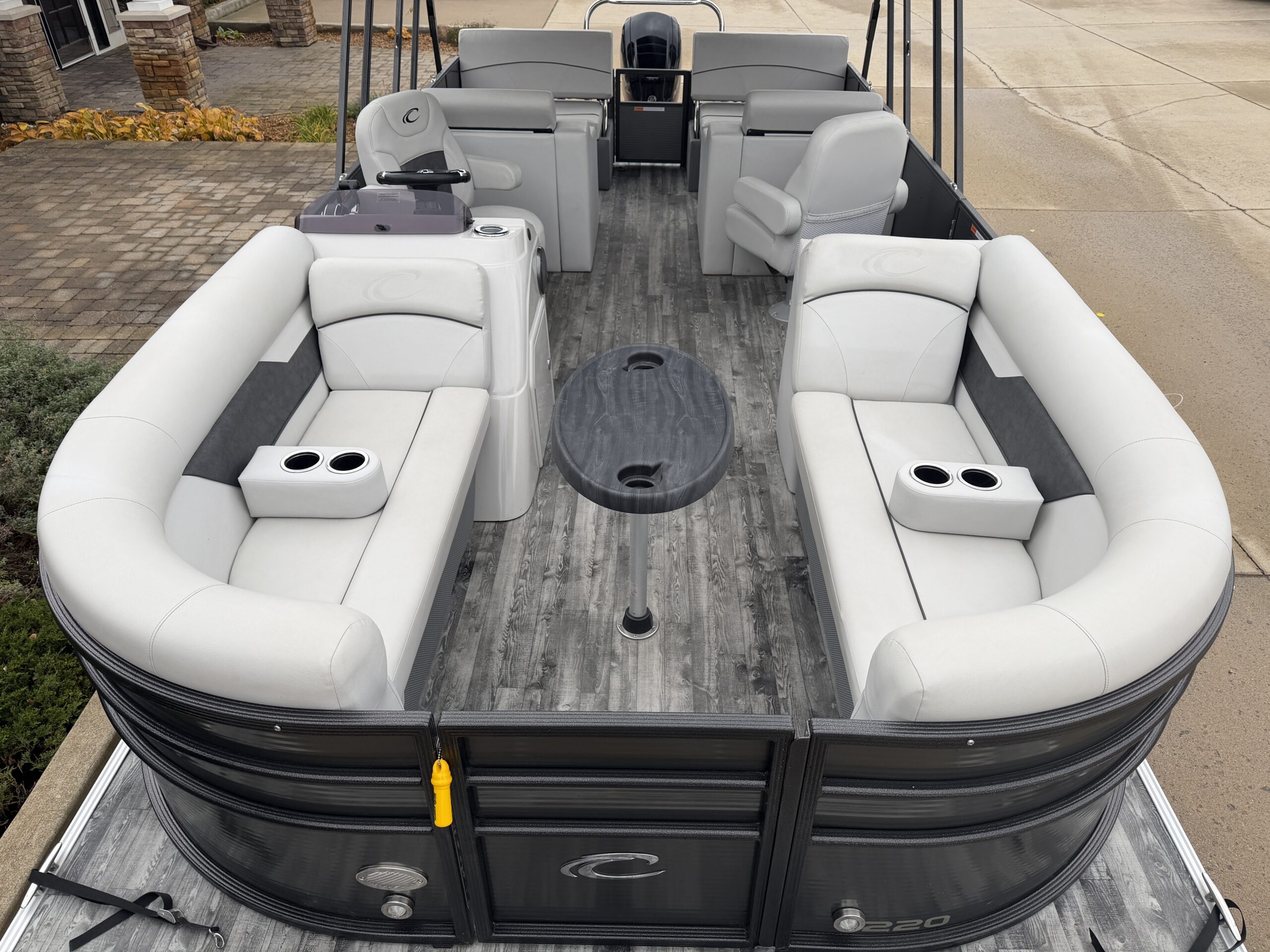 2019 Crest I 220 SLRC Mercury 90hp Command Thrust  Easy Cover