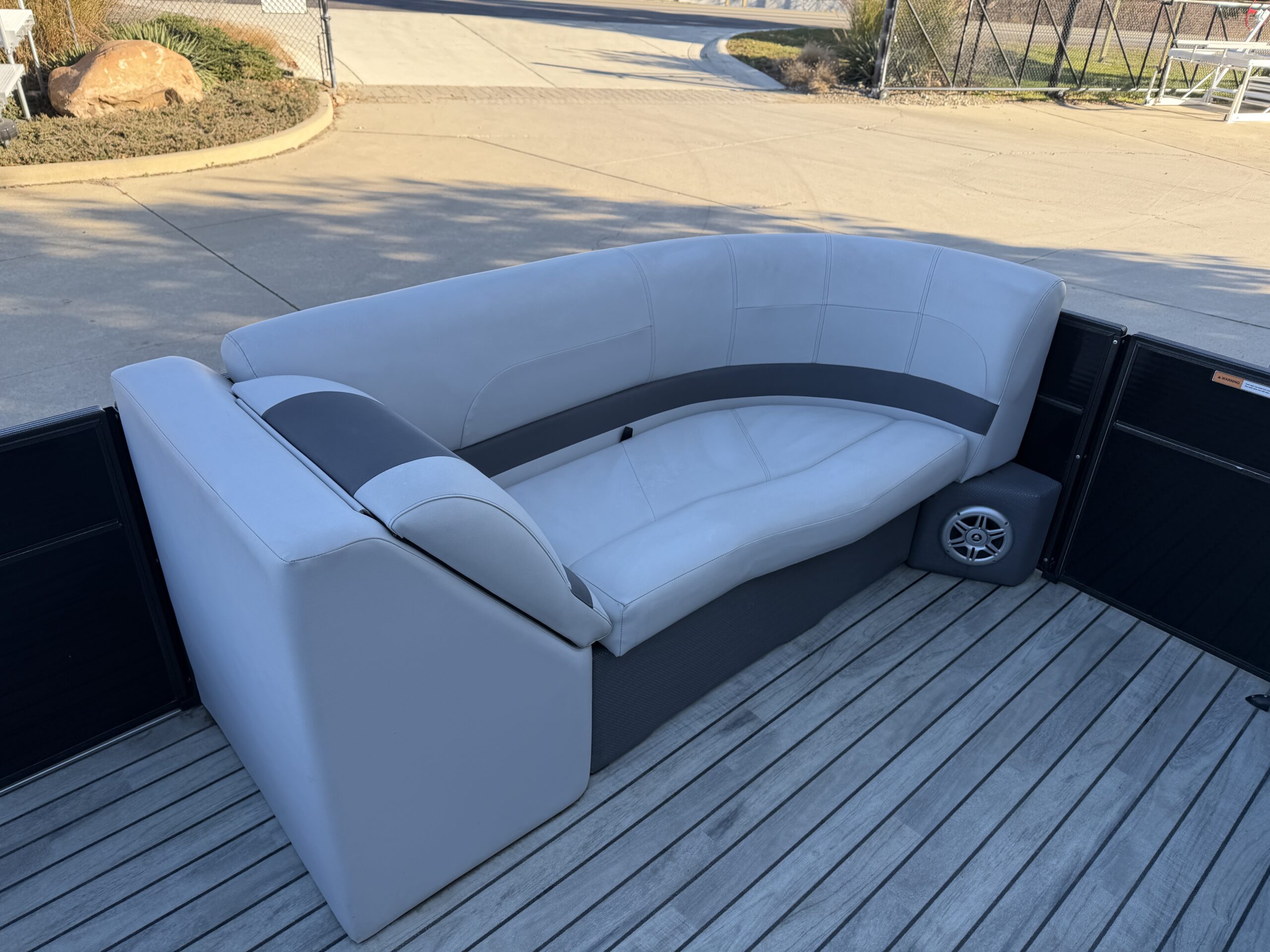 2017 Crest I 220 SLC  Mercury 115hp Command Thrust