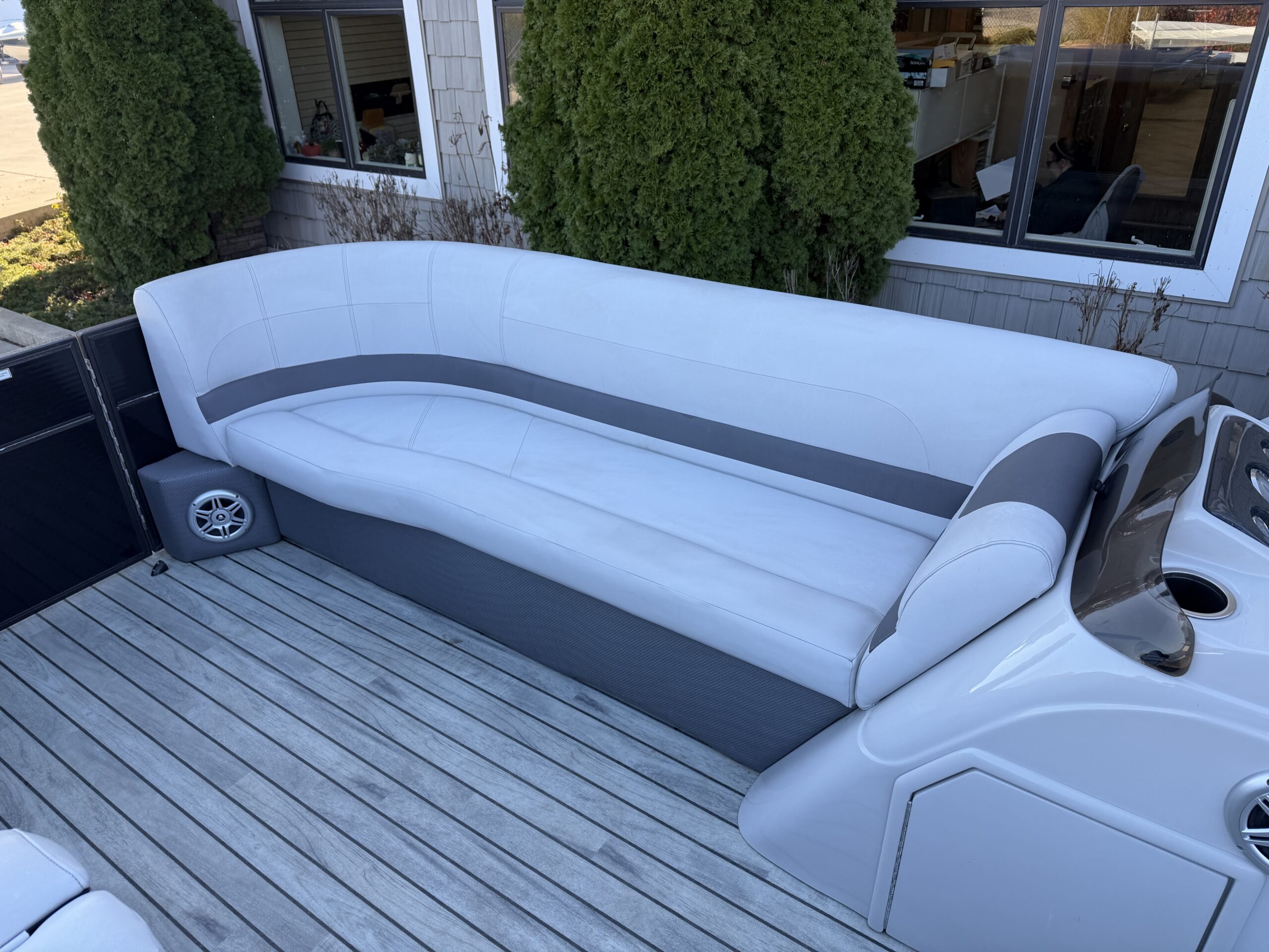 2017 Crest I 220 SLC  Mercury 115hp Command Thrust