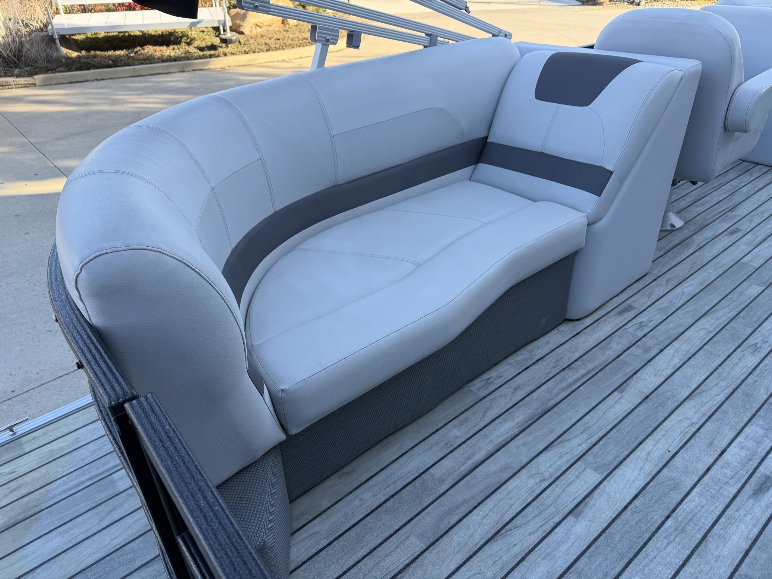 2017 Crest I 220 SLC  Mercury 115hp Command Thrust