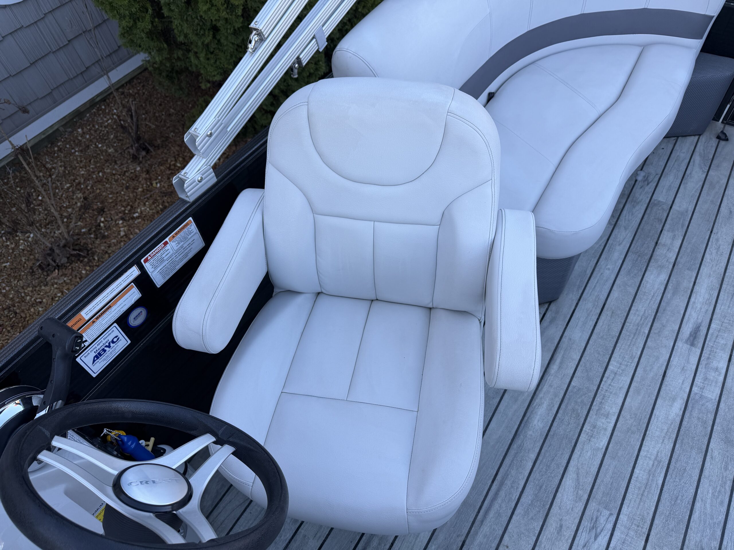 2017 Crest I 220 SLC  Mercury 115hp Command Thrust