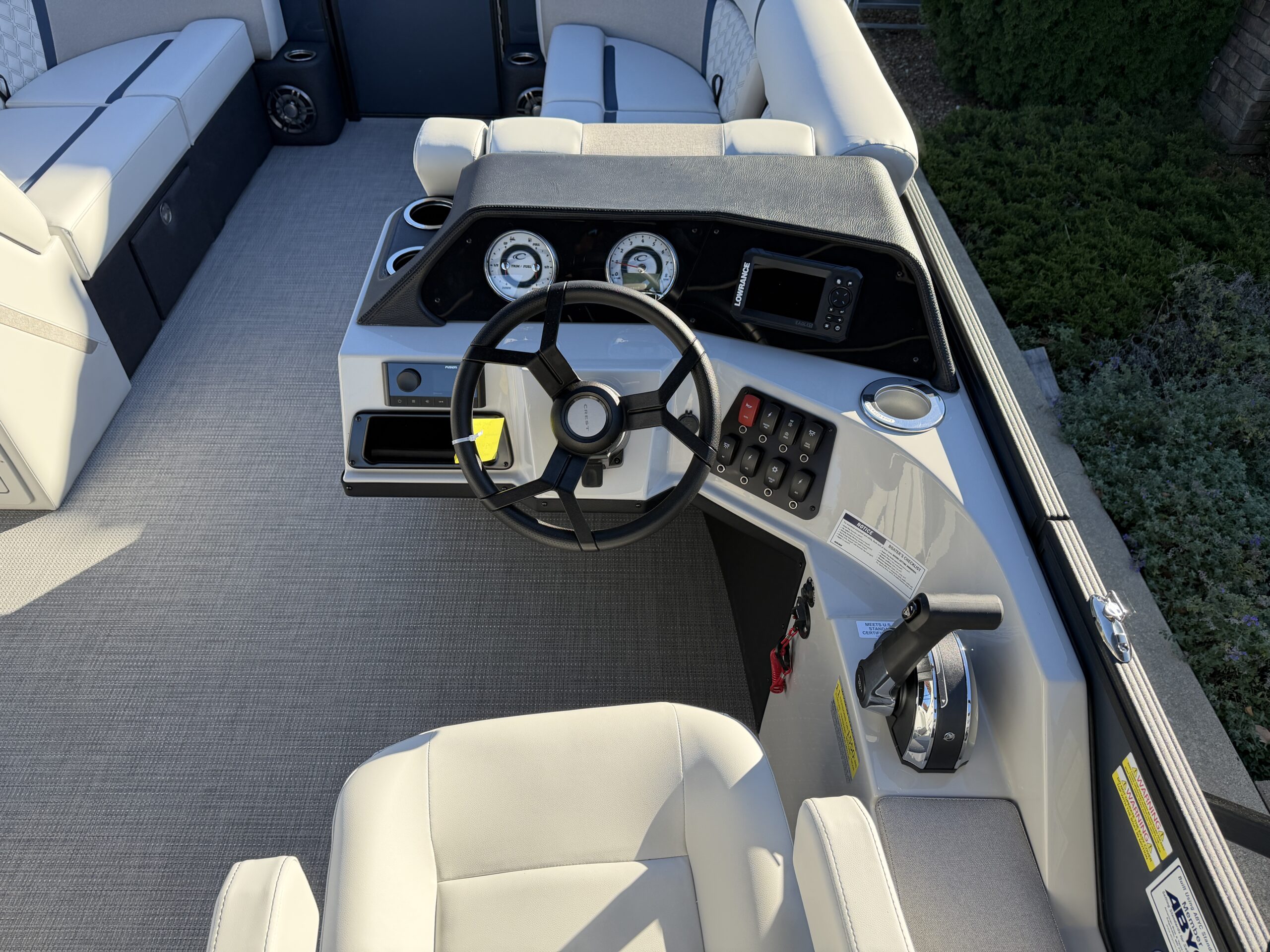 2026 Crest Conquest 230 L Group  Mercury 115hp  Easy Cover