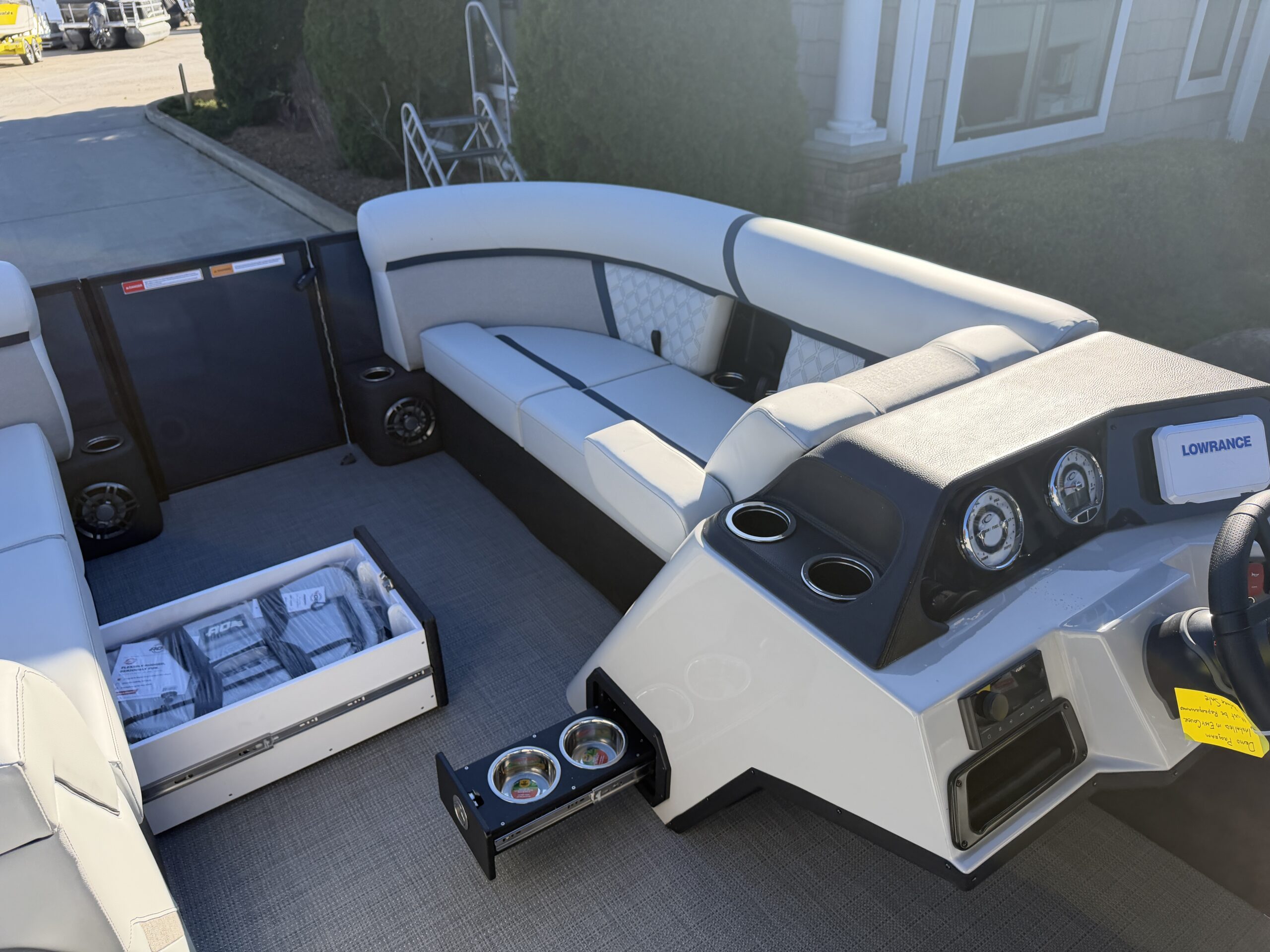 2026 Crest Conquest 230 L Group  Mercury 115hp  Easy Cover