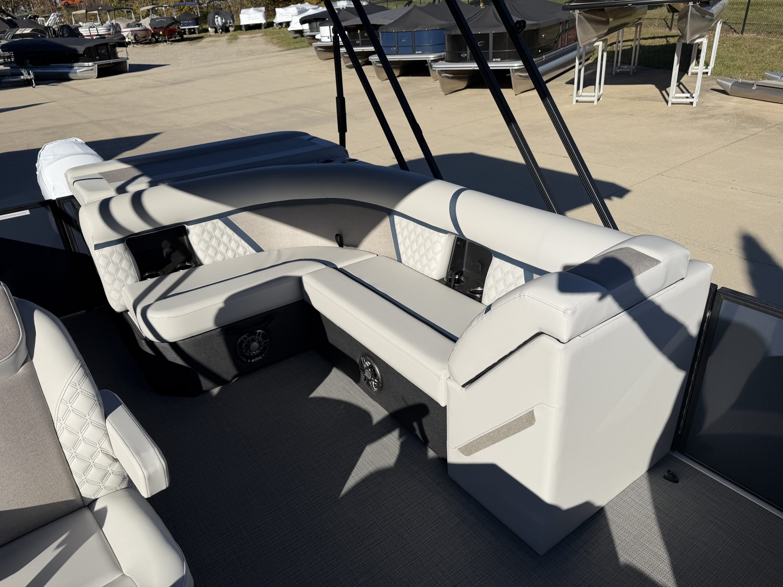 2026 Crest Conquest 230 L Group  Mercury 115hp  Easy Cover