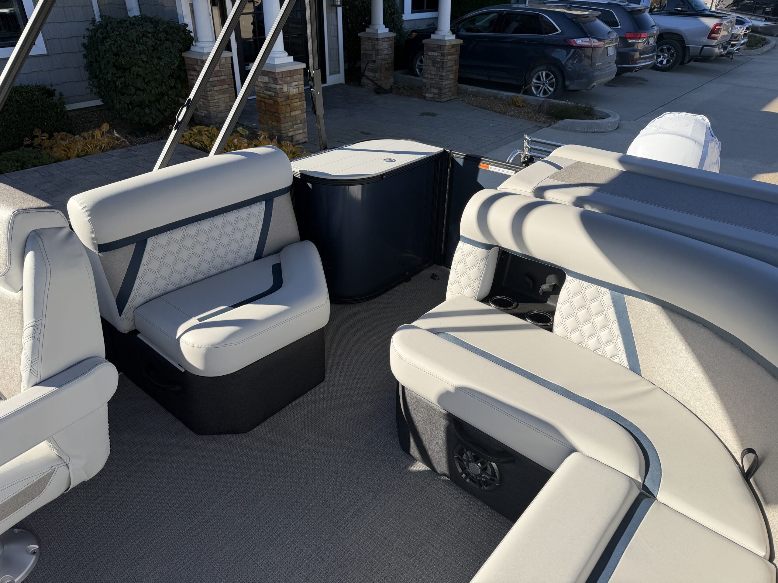 2026 Crest Conquest 230 L Group  Mercury 115hp  Easy Cover