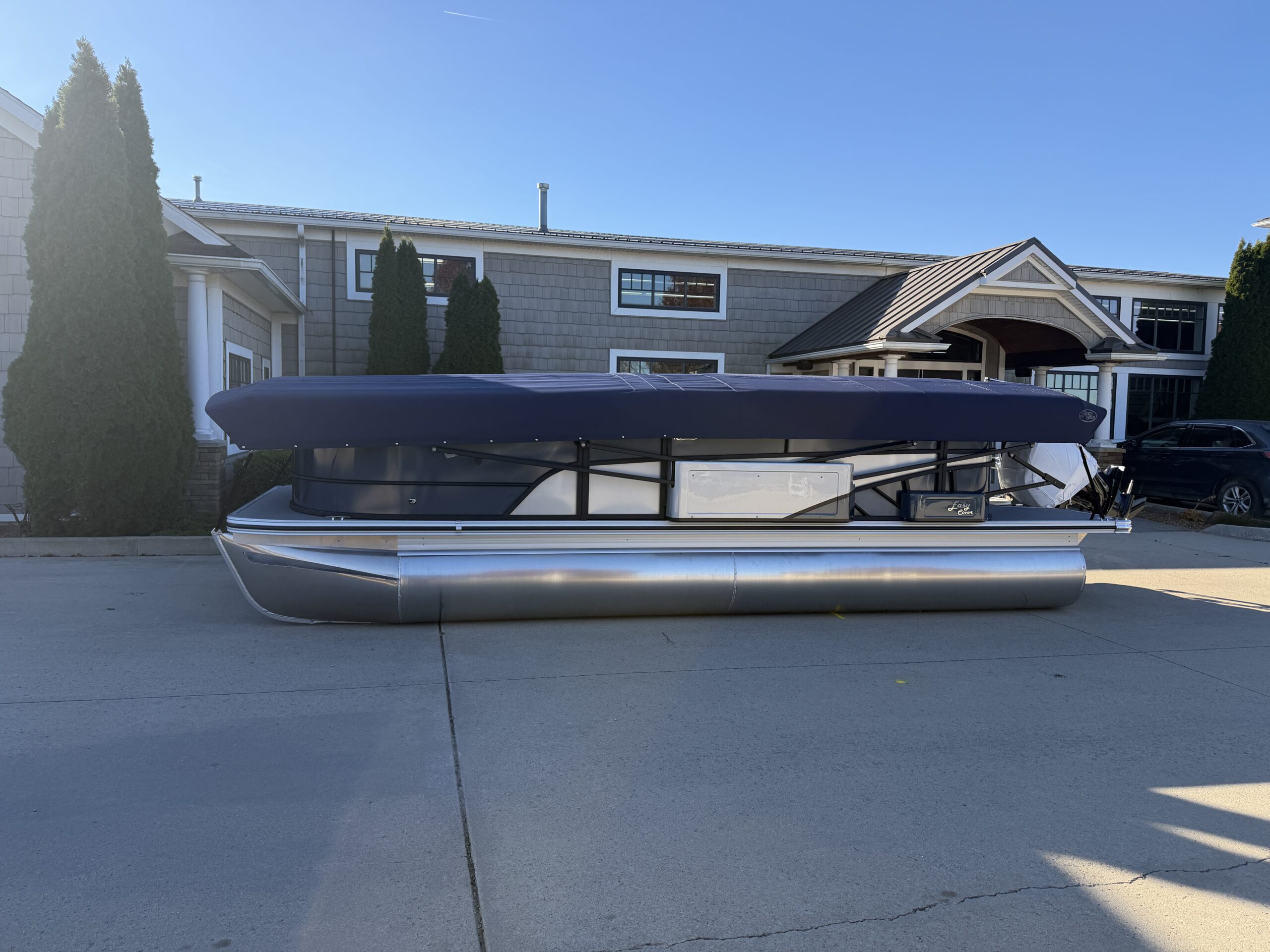 2026 Crest Conquest 230 L Group  Mercury 115hp  Easy Cover