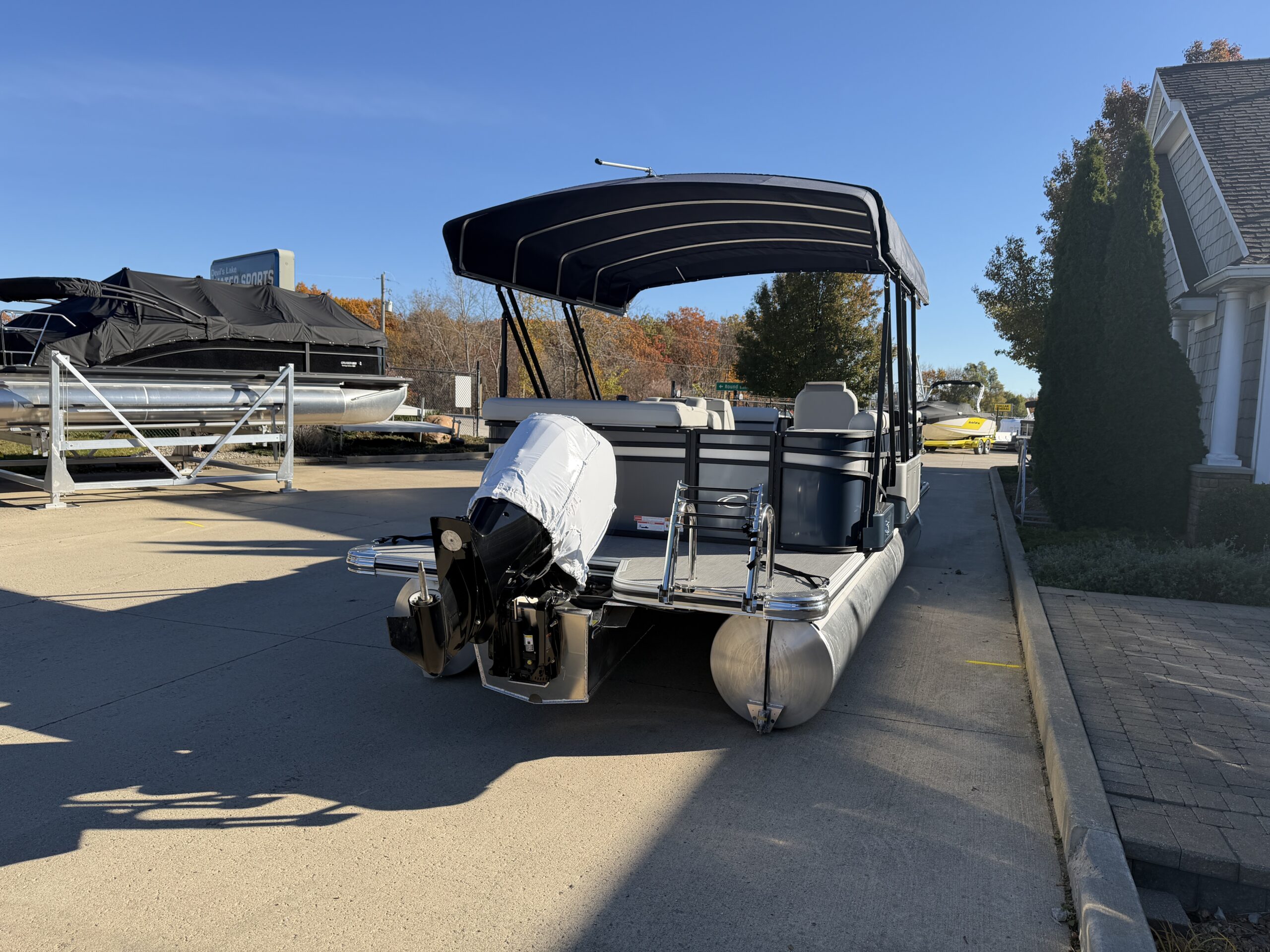 2026 Crest Conquest 230 L Group  Mercury 115hp  Easy Cover