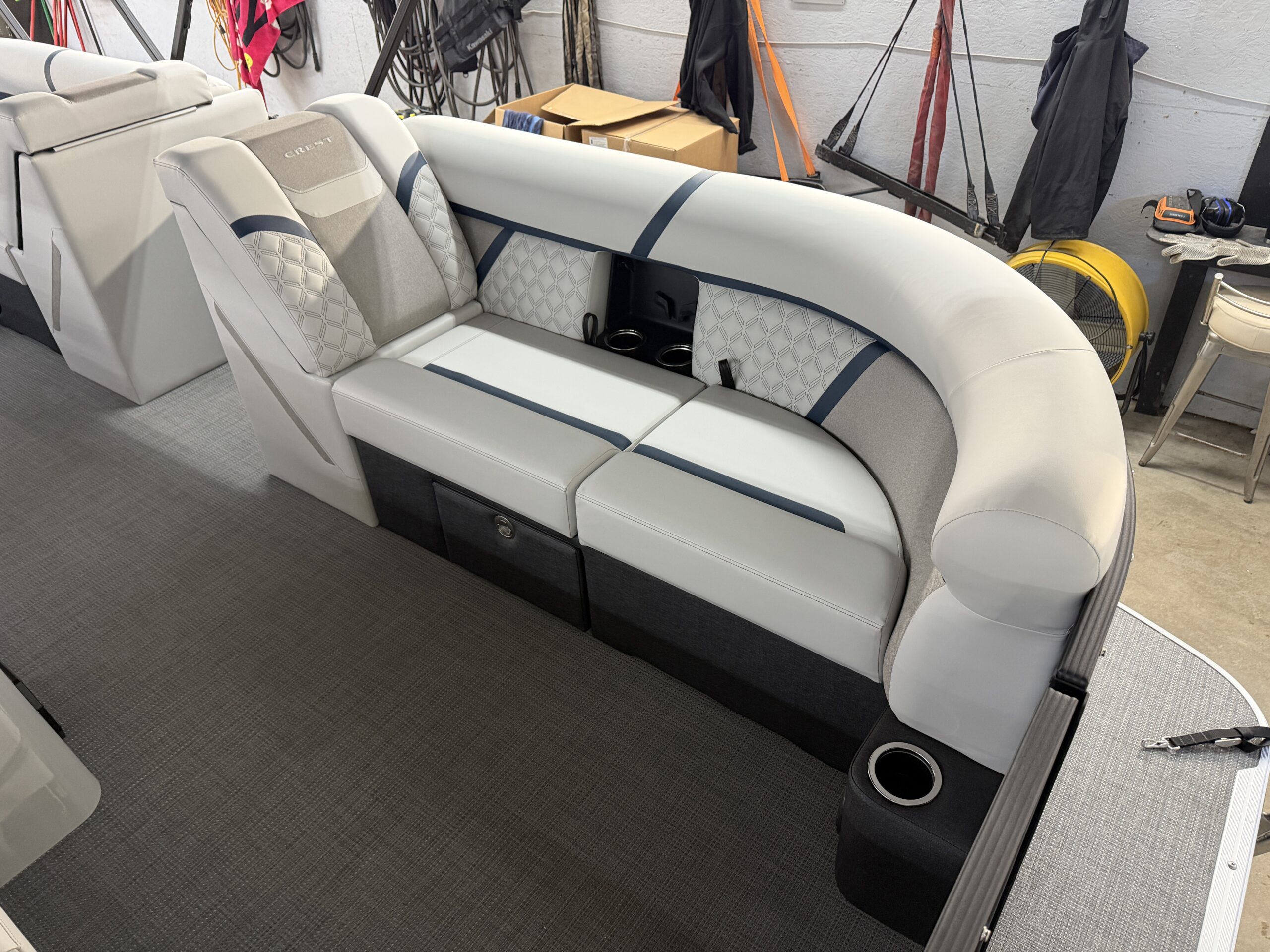 2026 Crest Conquest 230 L Group  Mercury 115hp  Easy Cover