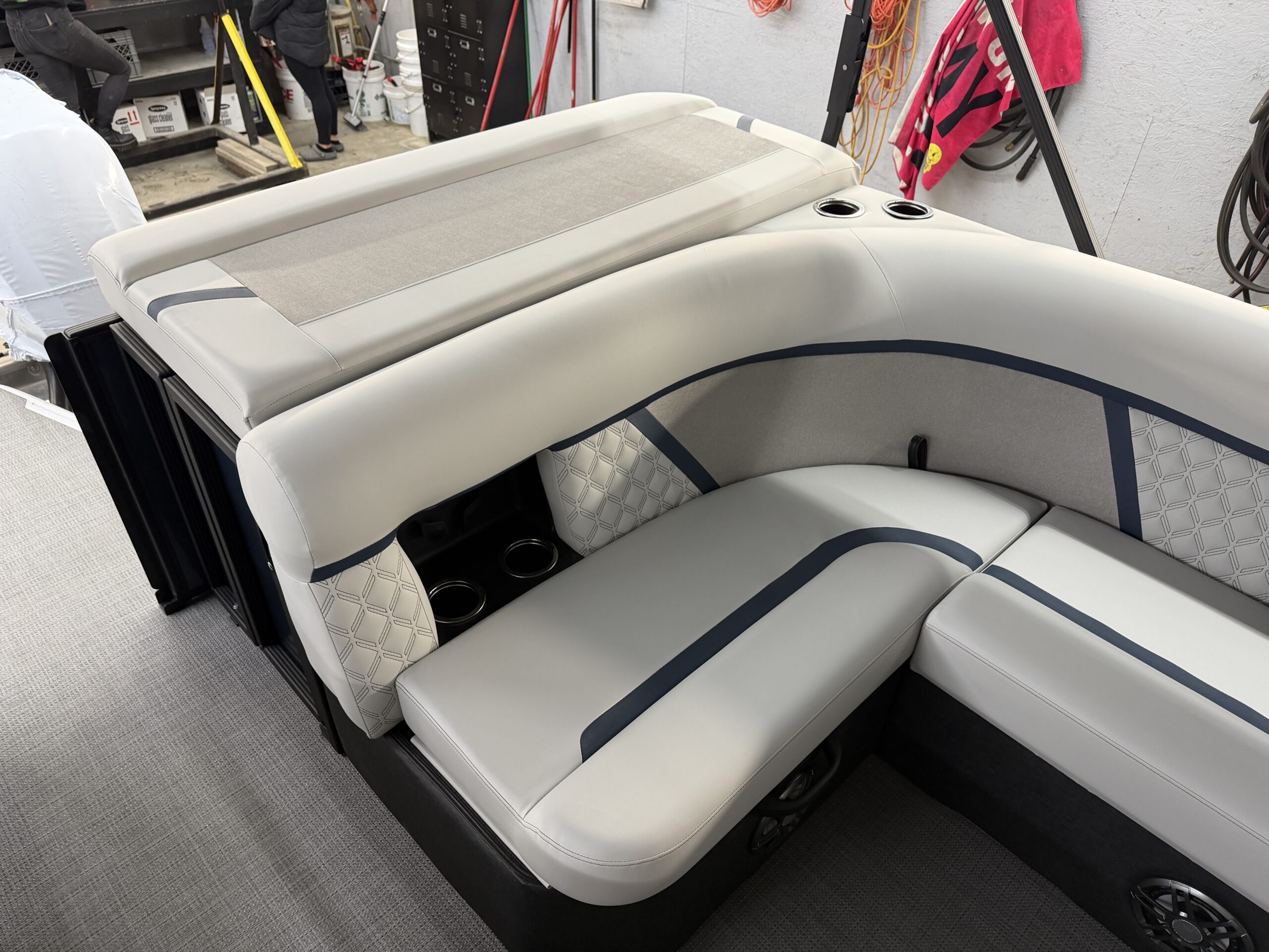 2026 Crest Conquest 230 L Group  Mercury 115hp  Easy Cover