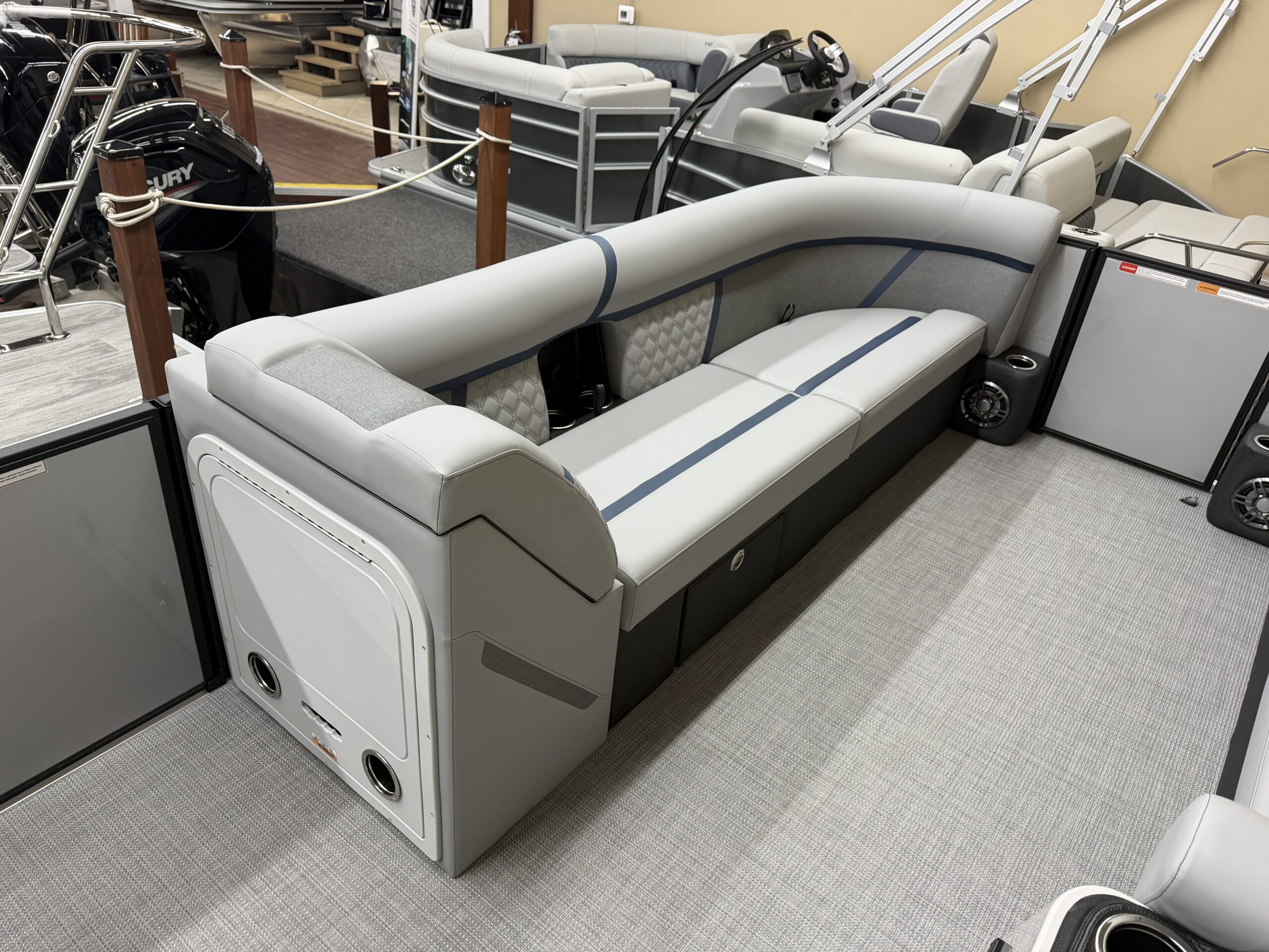 2026 Crest Conquest 235 SLC  Mercury 115hp