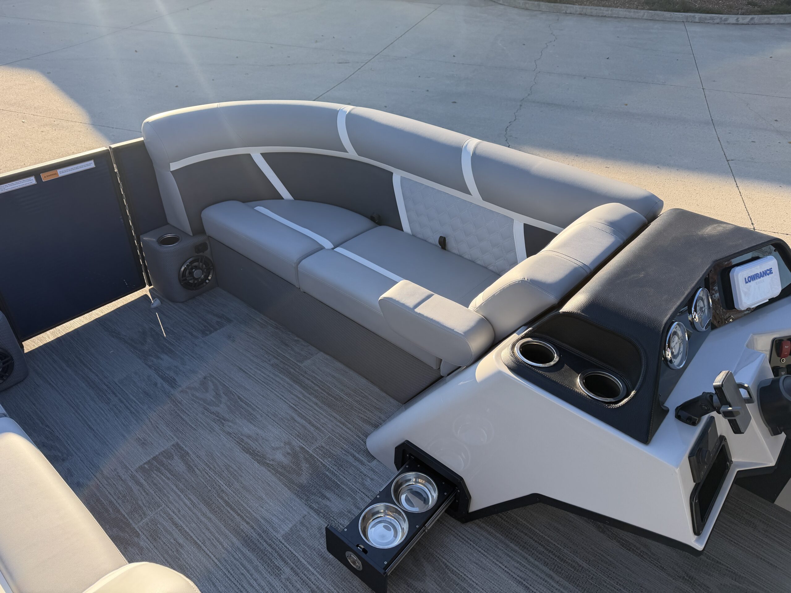 2025 Crest Classic 220 SLC  Mercury 115hp CT  Easy Cover