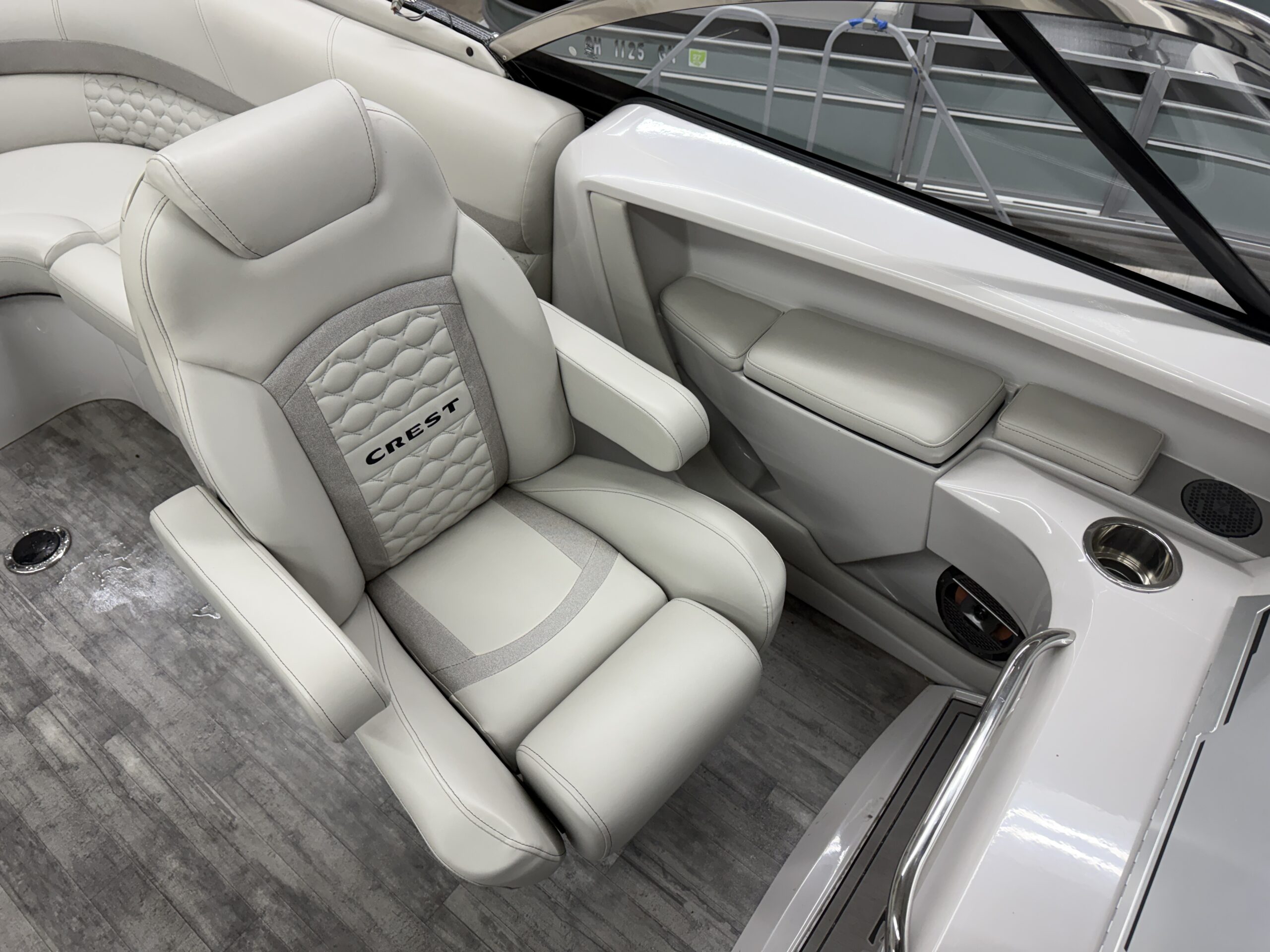 2022 Crest Continental 250  Mercury 400hp Verado  Sea Legs