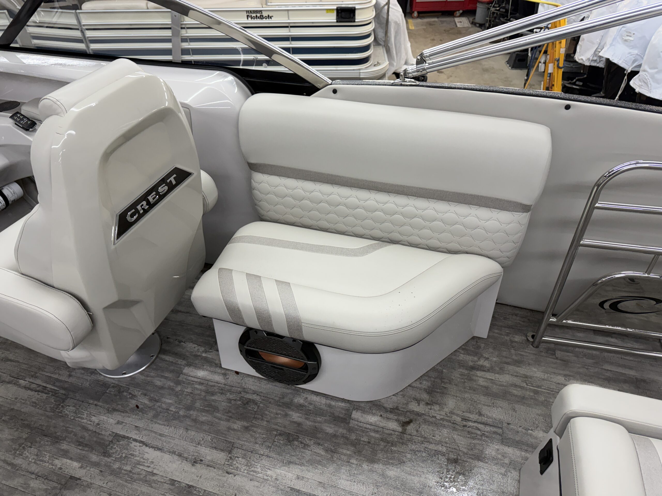 2022 Crest Continental 250  Mercury 400hp Verado  Sea Legs