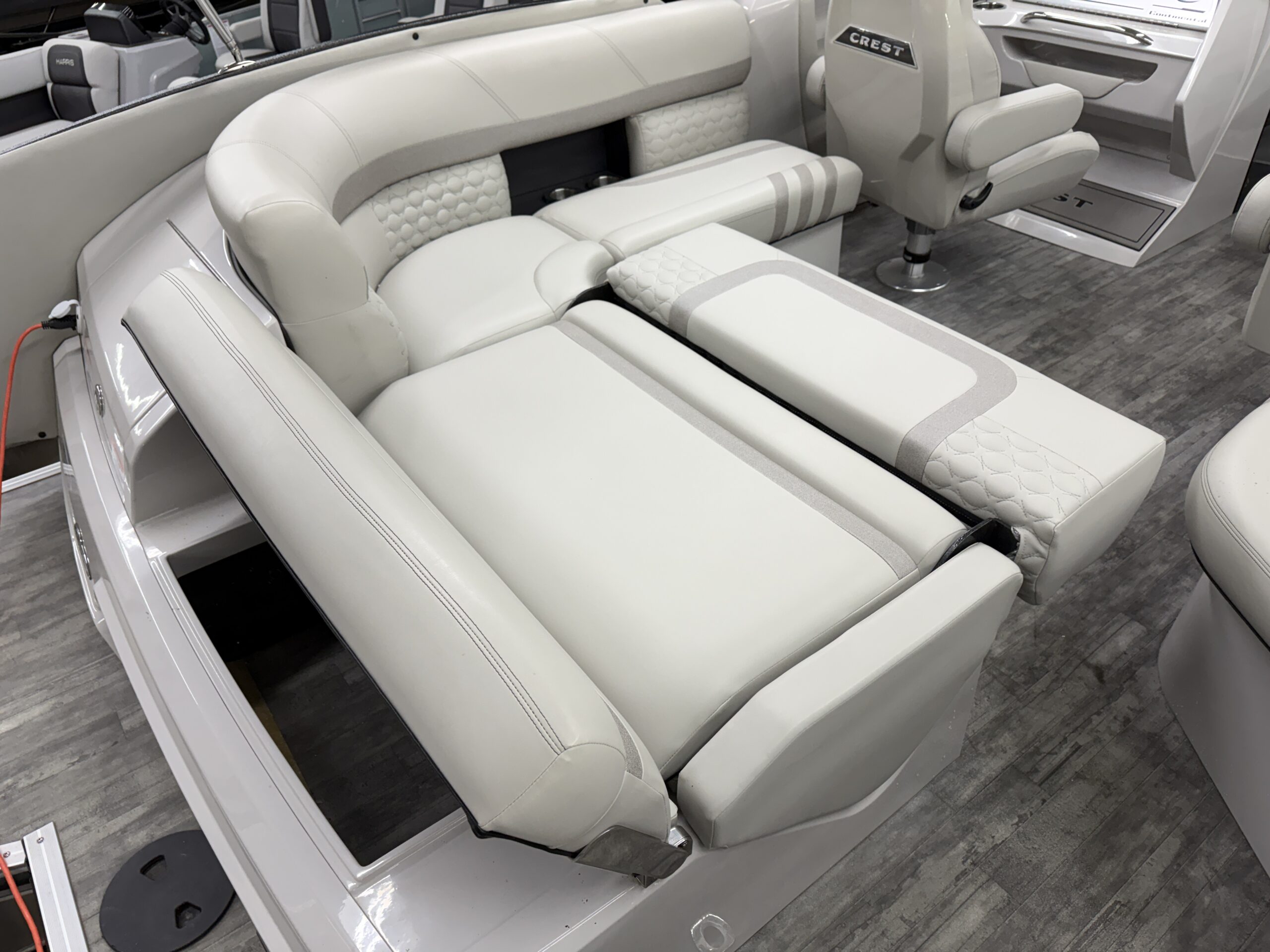 2022 Crest Continental 250  Mercury 400hp Verado  Sea Legs