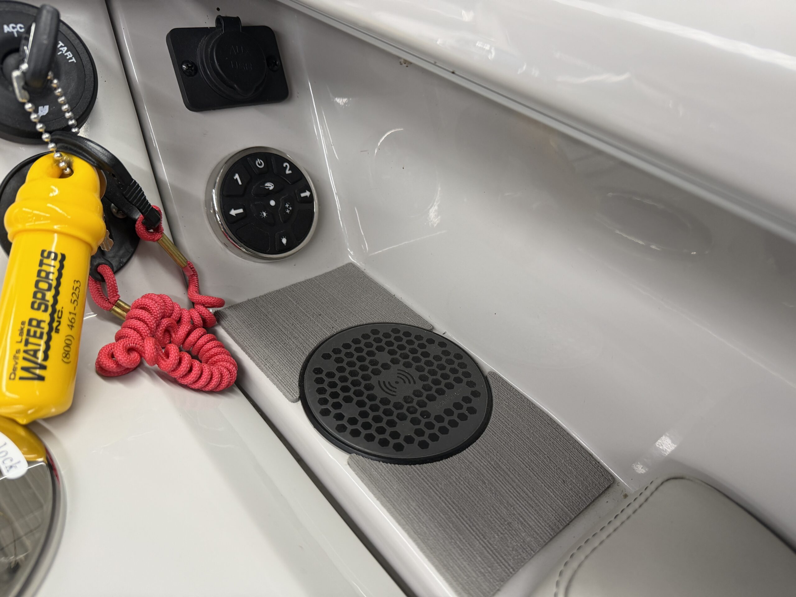 2022 Crest Continental 250  Mercury 400hp Verado  Sea Legs