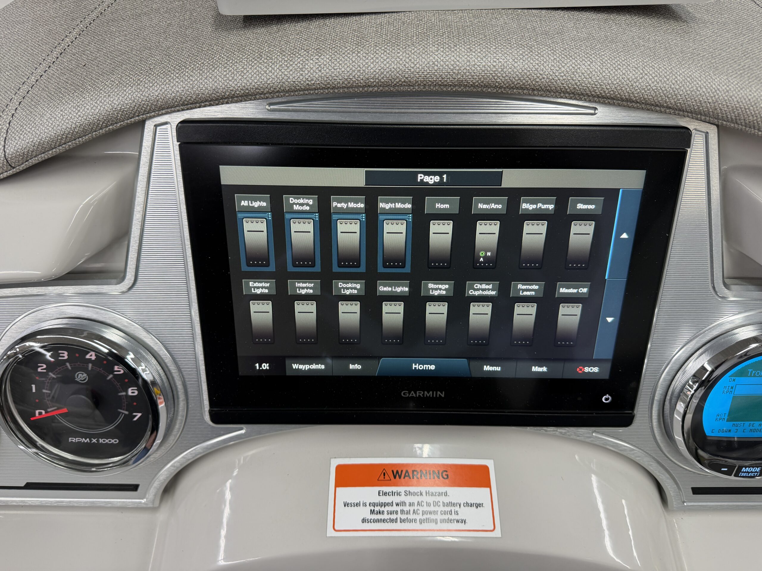 2022 Crest Continental 250  Mercury 400hp Verado  Sea Legs