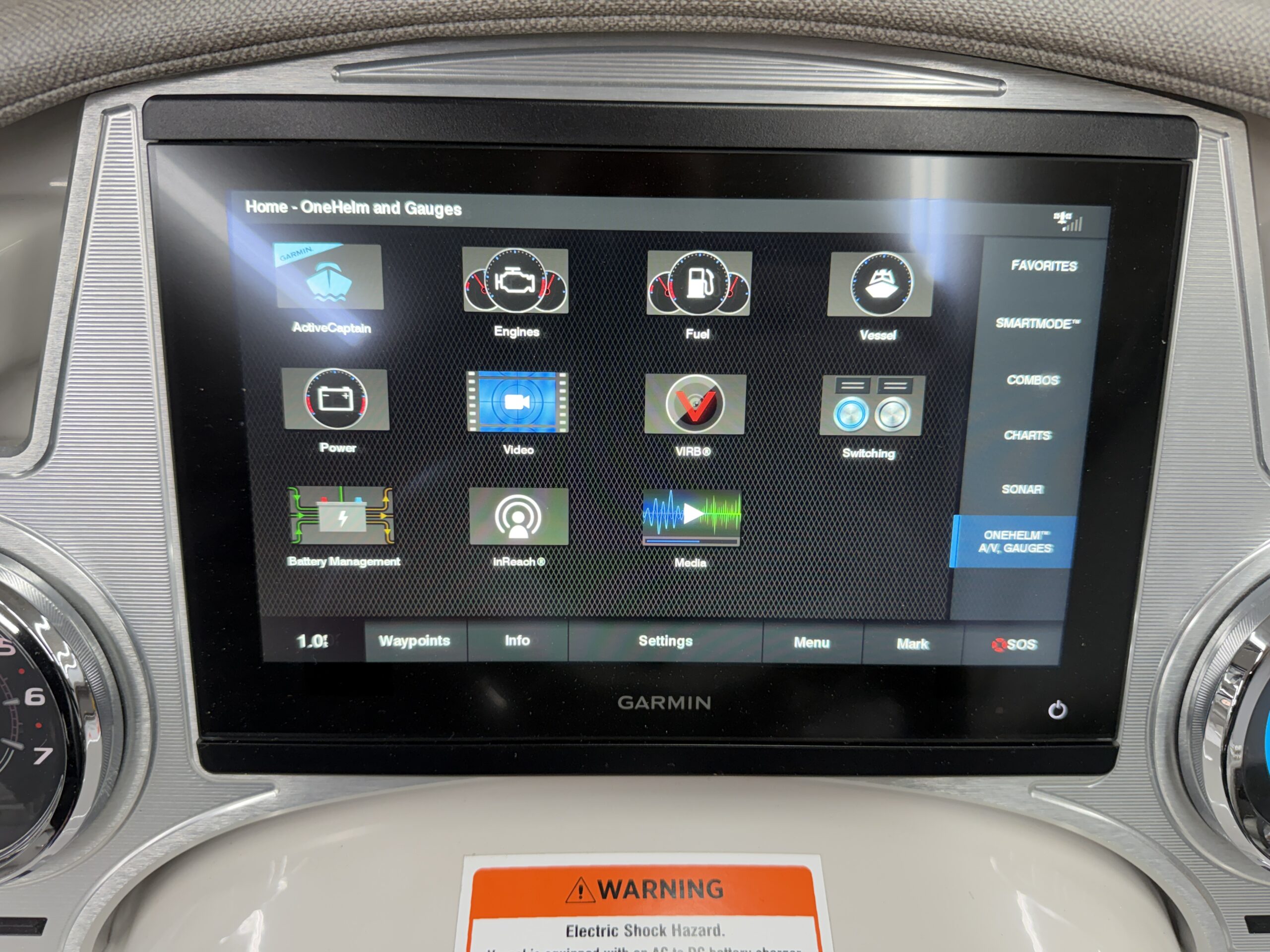 2022 Crest Continental 250  Mercury 400hp Verado  Sea Legs