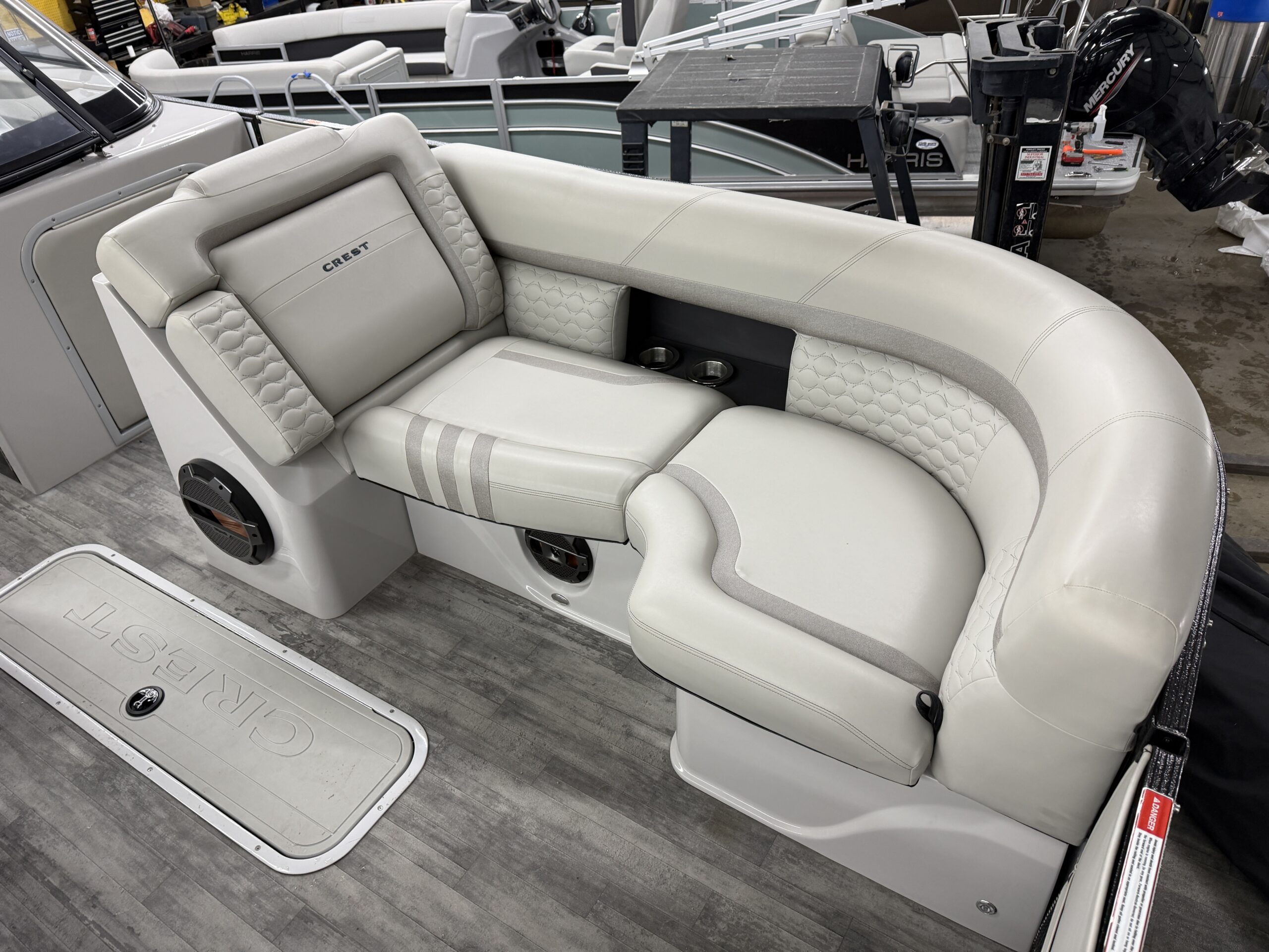 2022 Crest Continental 250  Mercury 400hp Verado  Sea Legs