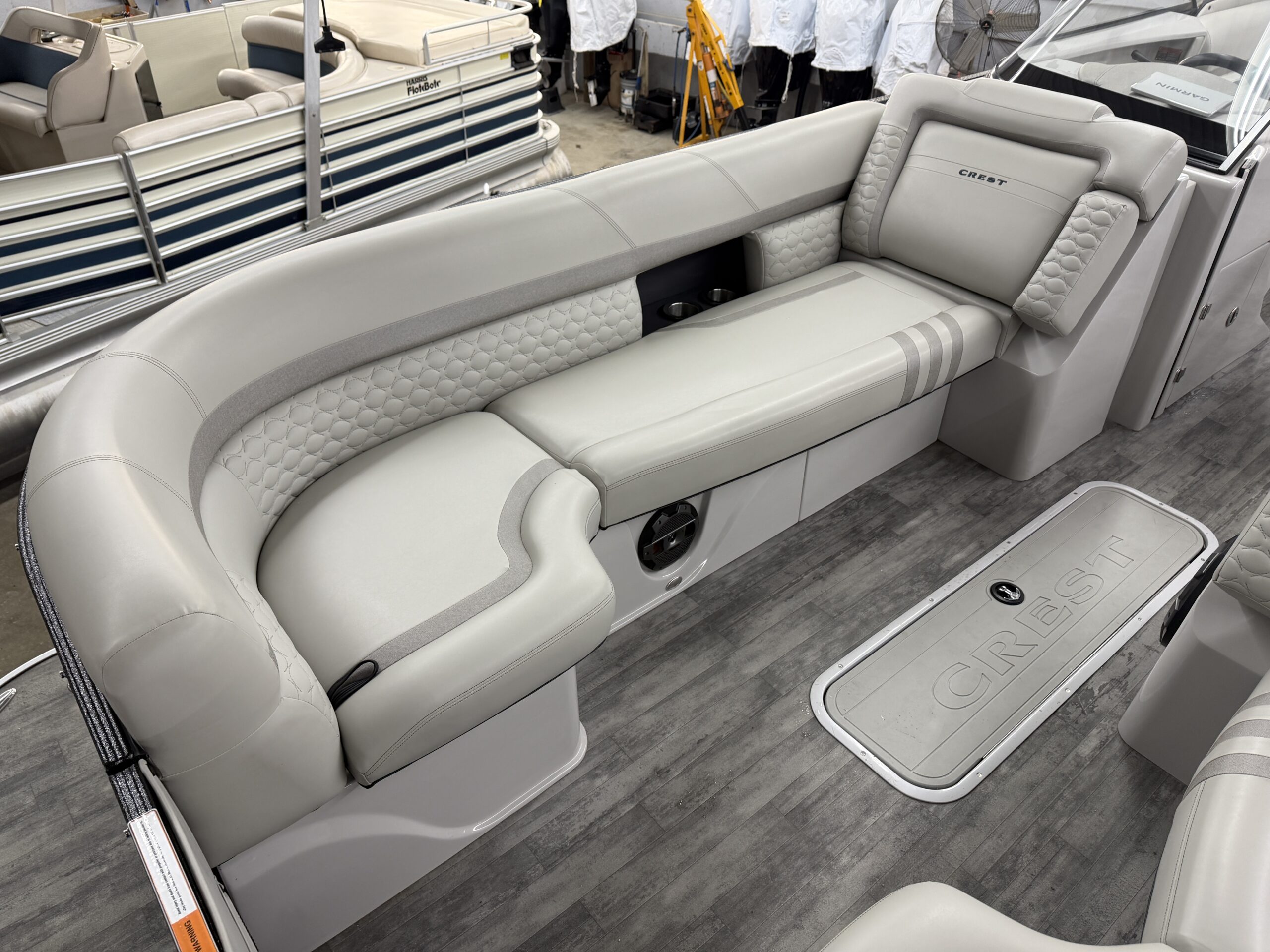 2022 Crest Continental 250  Mercury 400hp Verado  Sea Legs