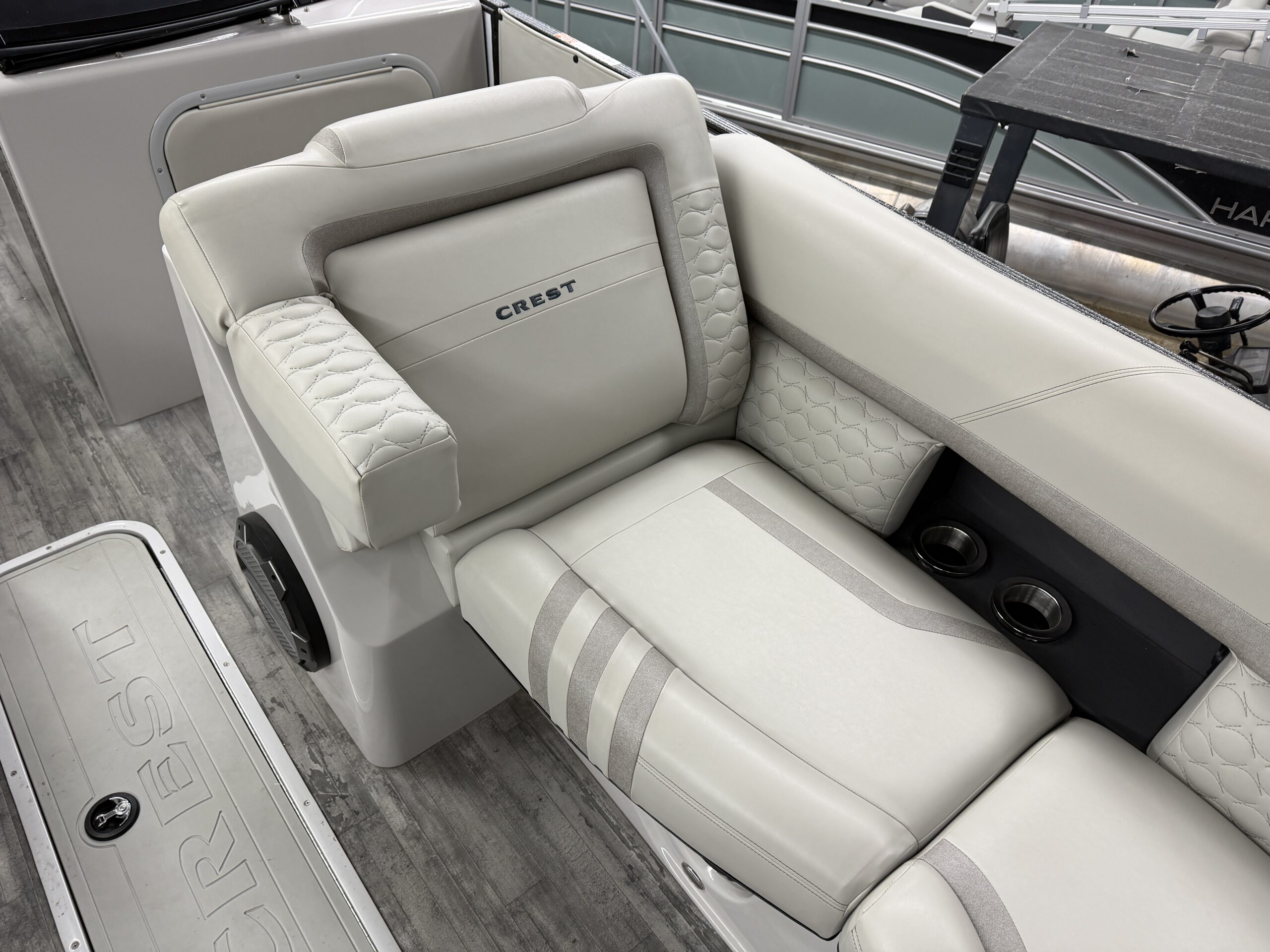 2022 Crest Continental 250  Mercury 400hp Verado  Sea Legs