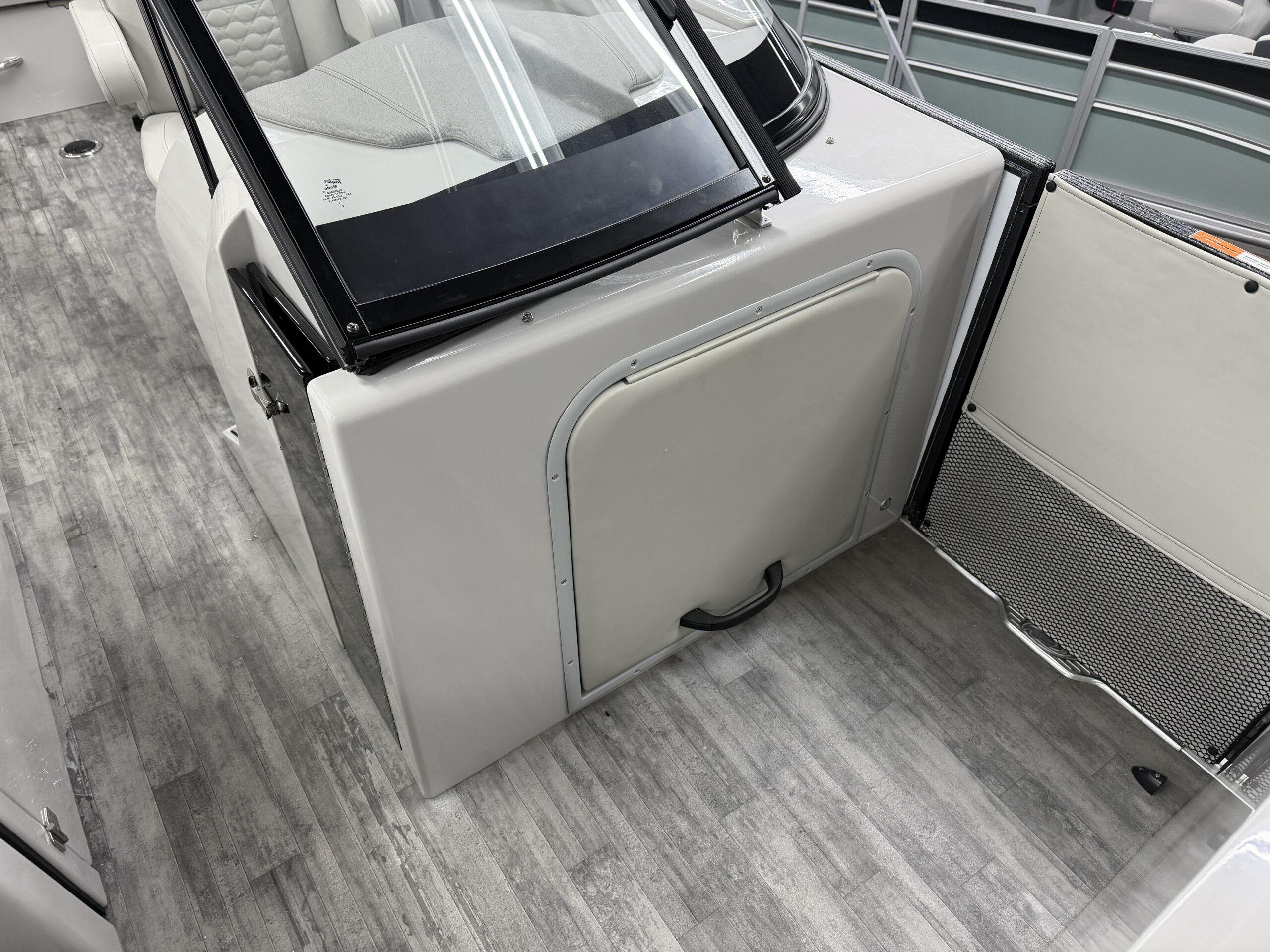 2022 Crest Continental 250  Mercury 400hp Verado  Sea Legs