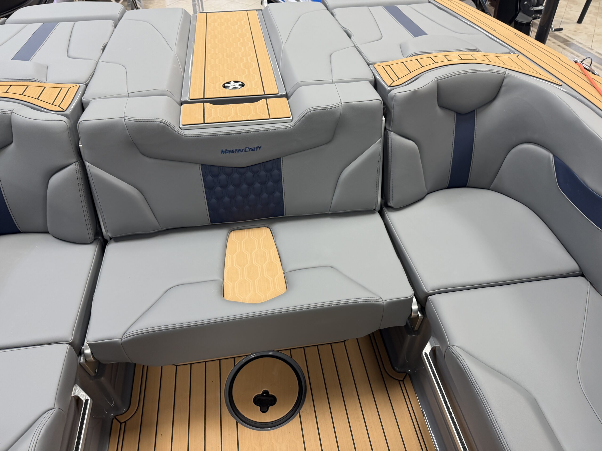 2026 Mastercraft XT22