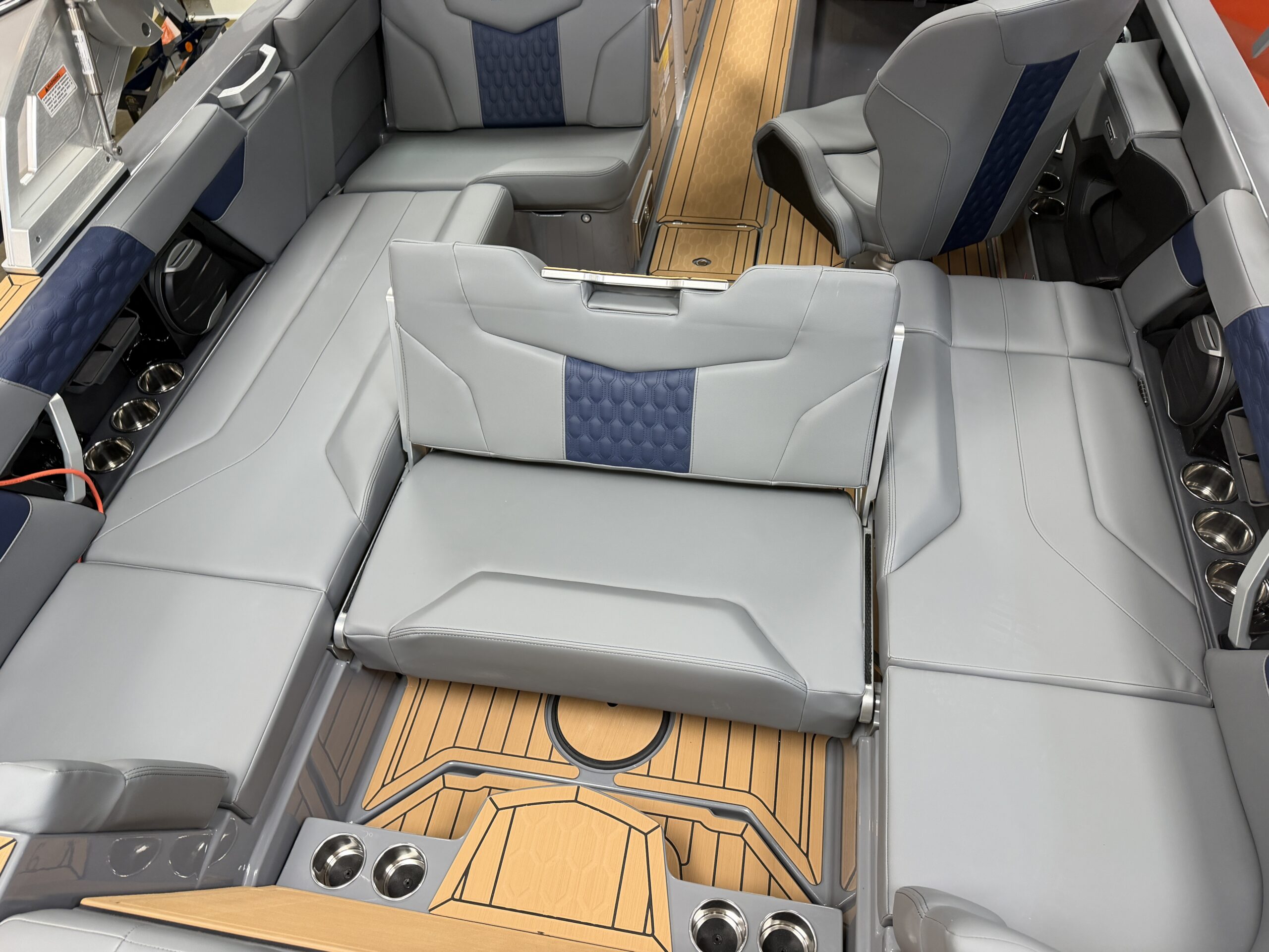 2026 Mastercraft XT22