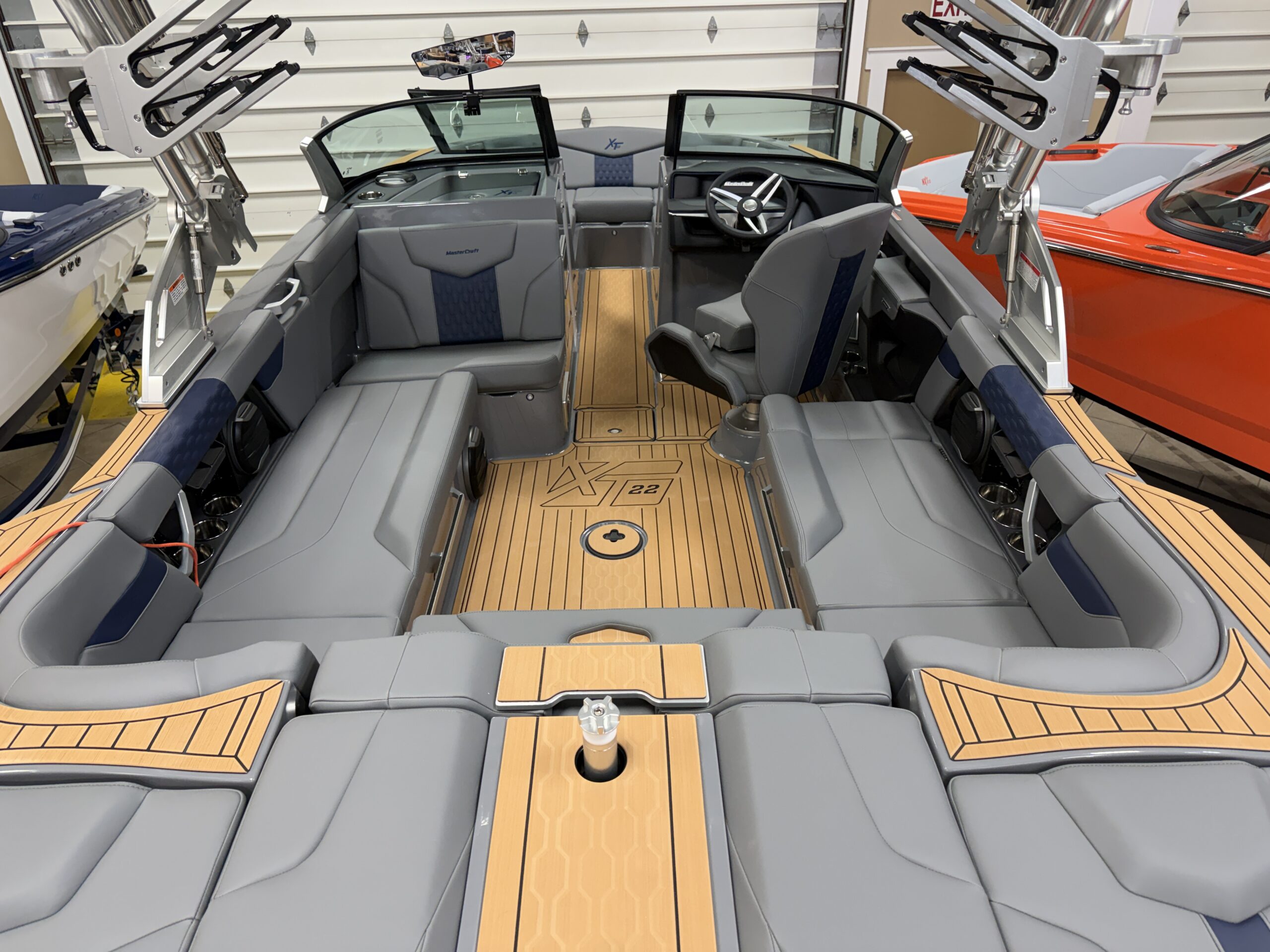 2026 Mastercraft XT22