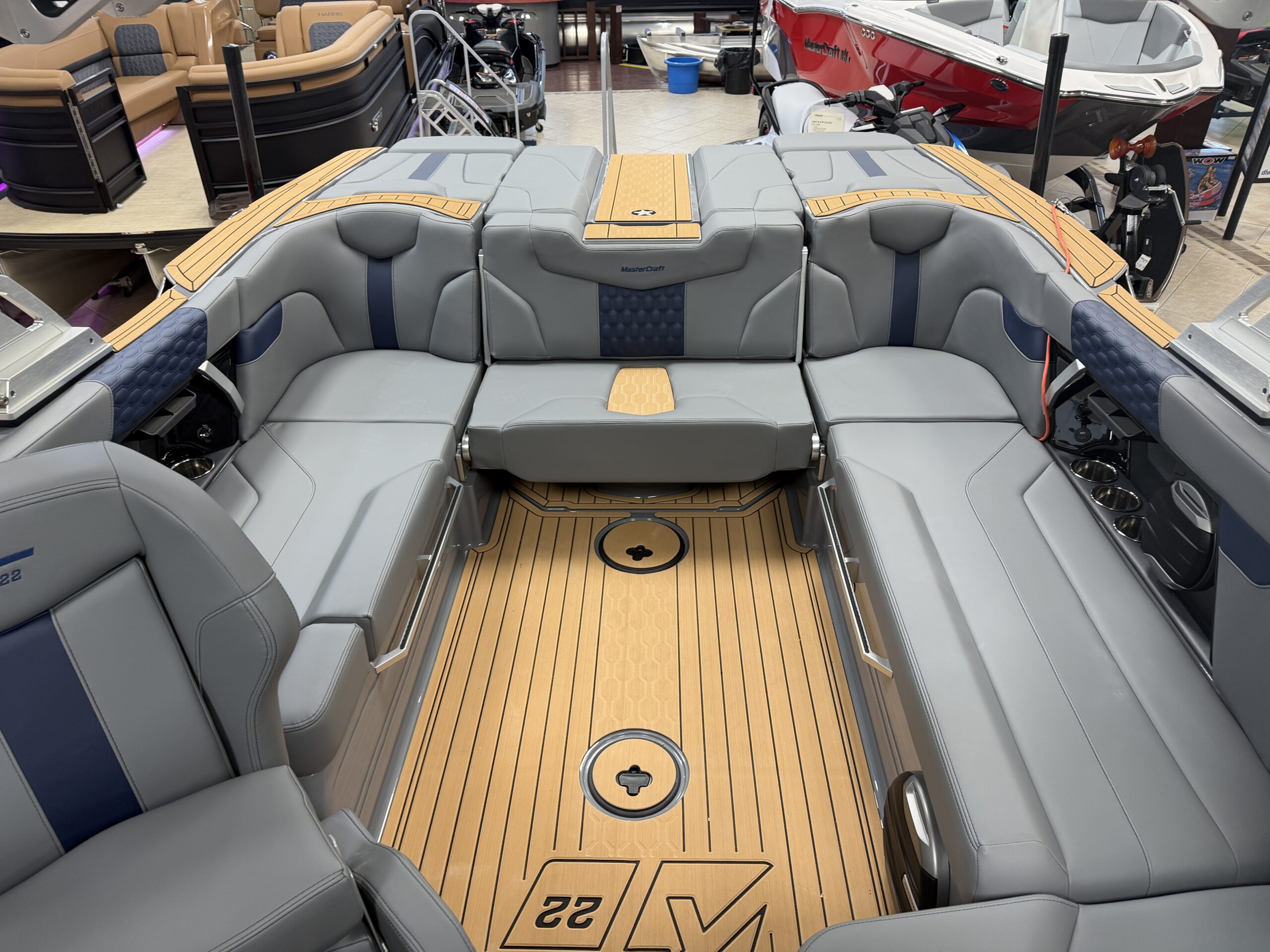 2026 Mastercraft XT22