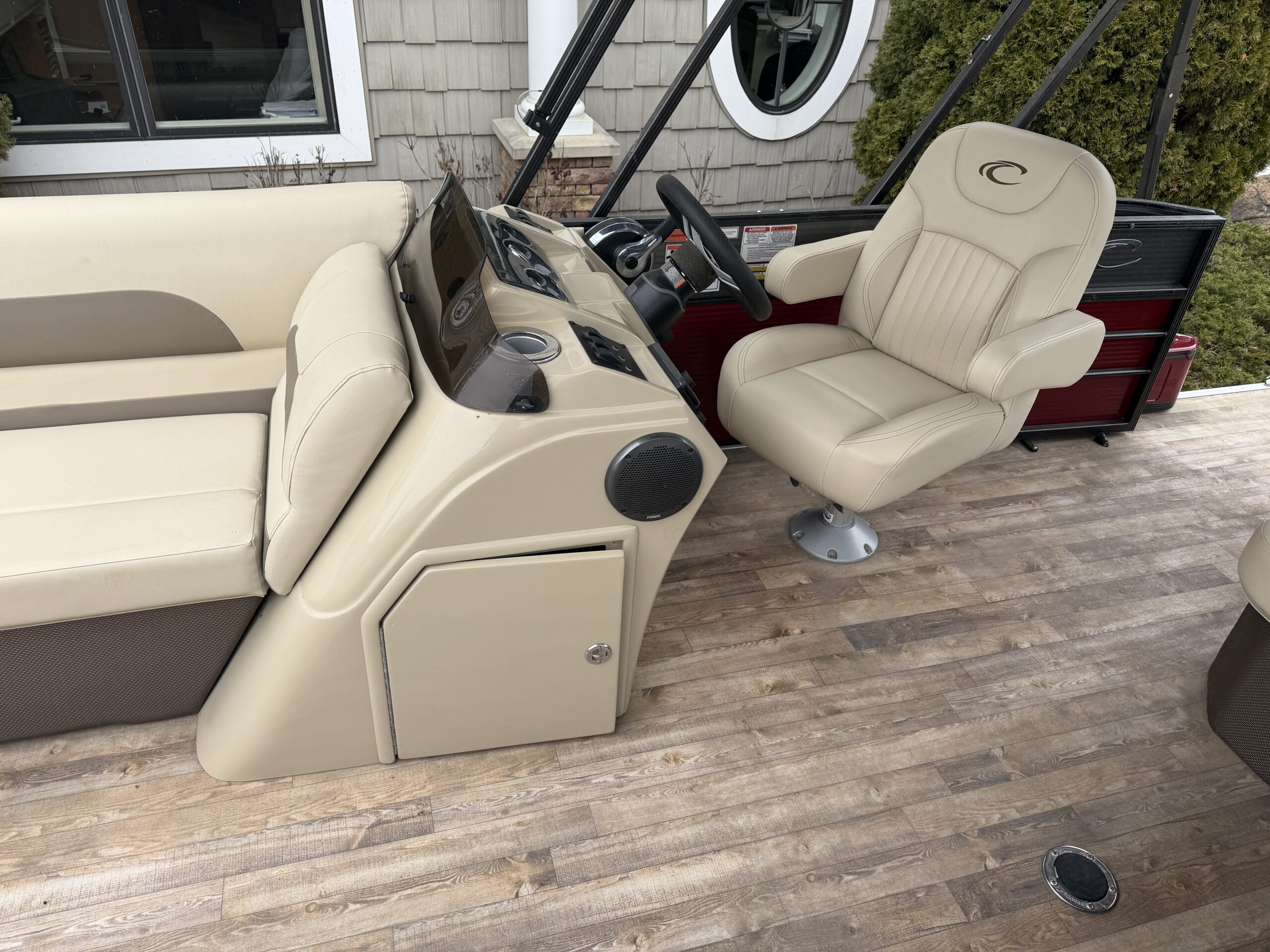 2018 Crest I 200 2011 Mercury 50hp and Easy Cover