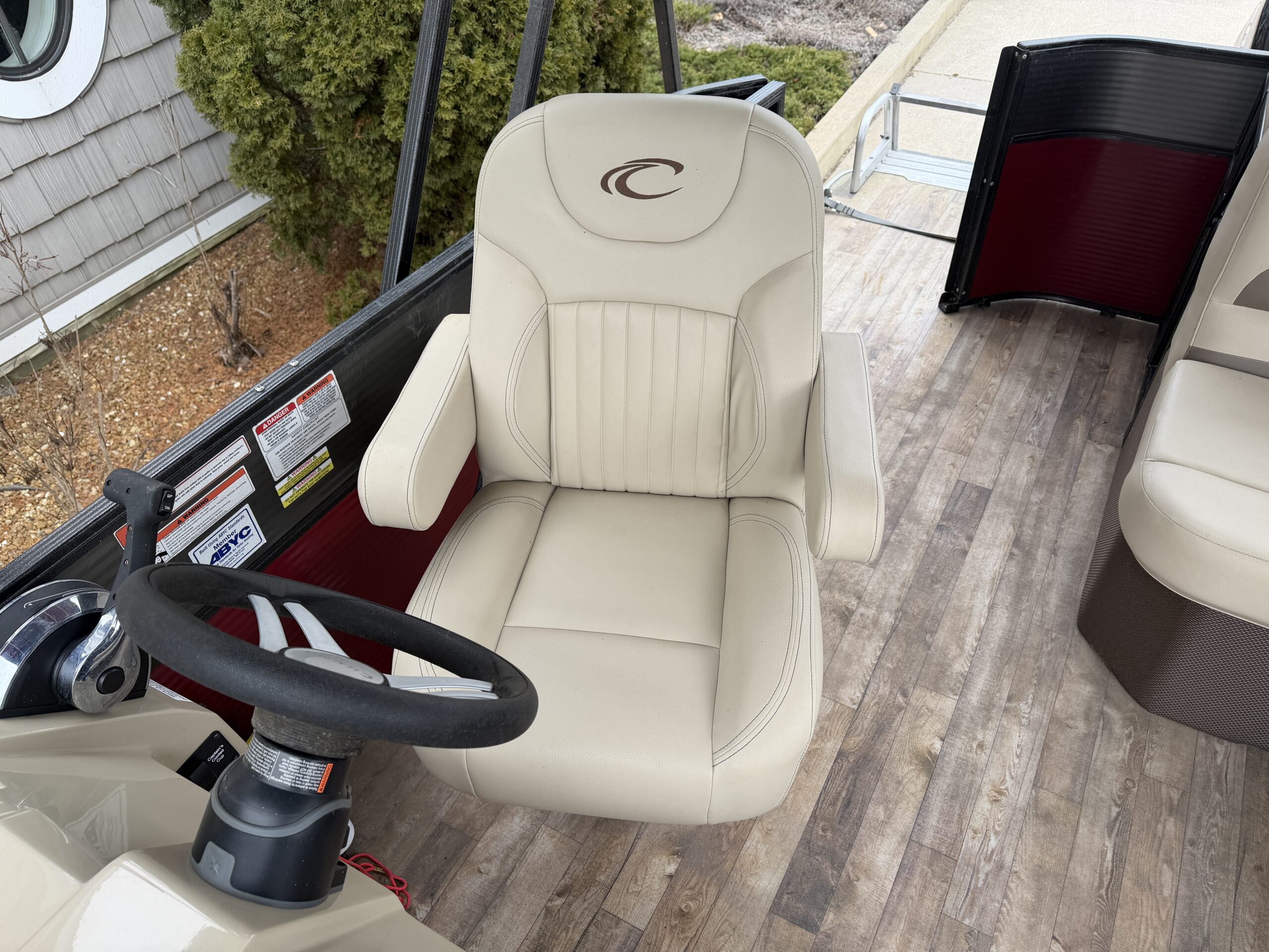 2018 Crest I 200 2011 Mercury 50hp and Easy Cover