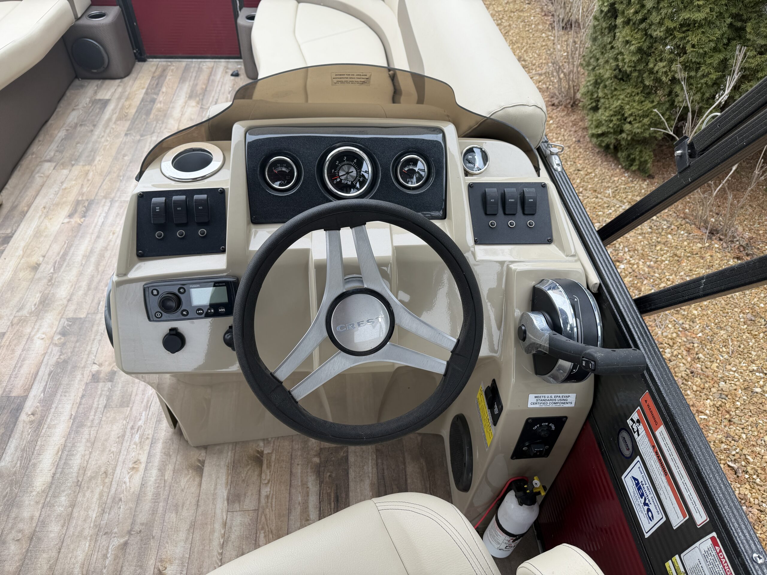 2018 Crest I 200 2011 Mercury 50hp and Easy Cover