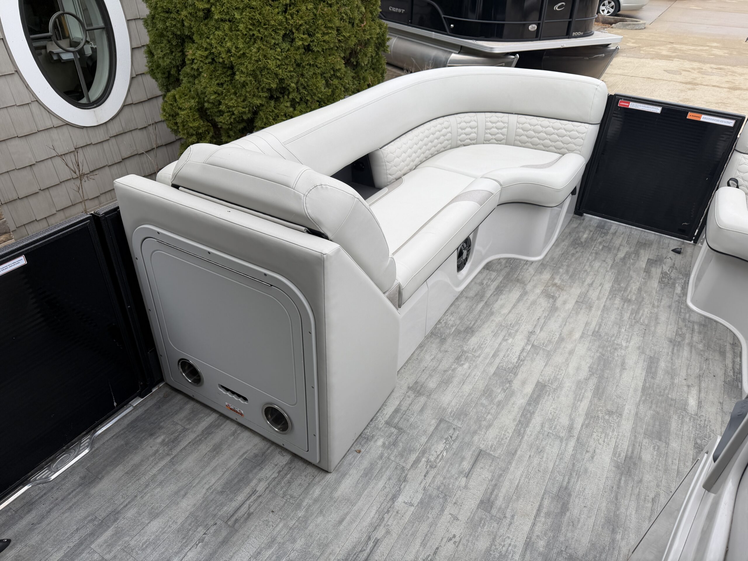 2023 Crest Caribbean 230 SLC Tri Toon 200hp Mercury Easy Cover