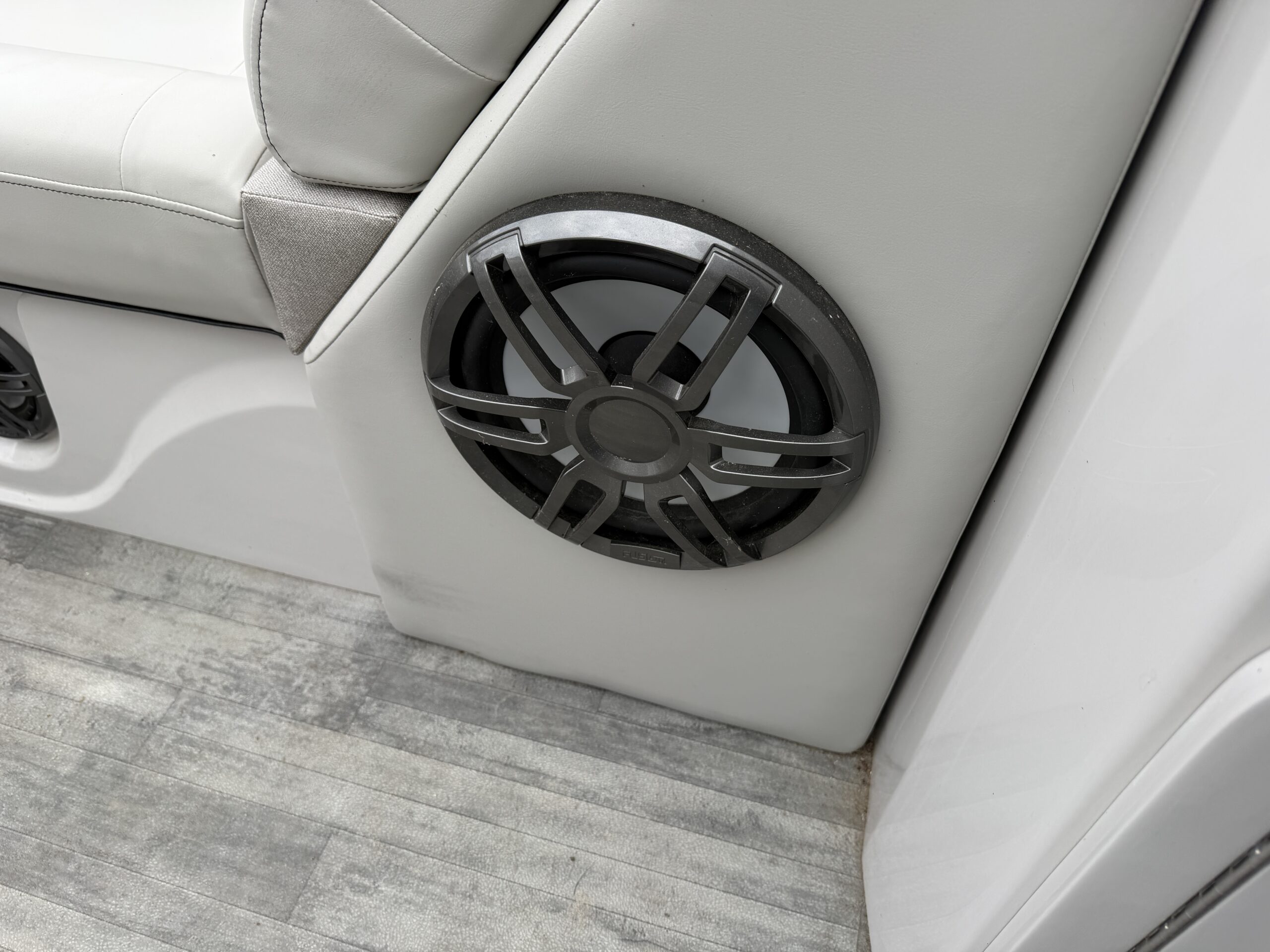 2023 Crest Caribbean 230 SLC Tri Toon 200hp Mercury Easy Cover