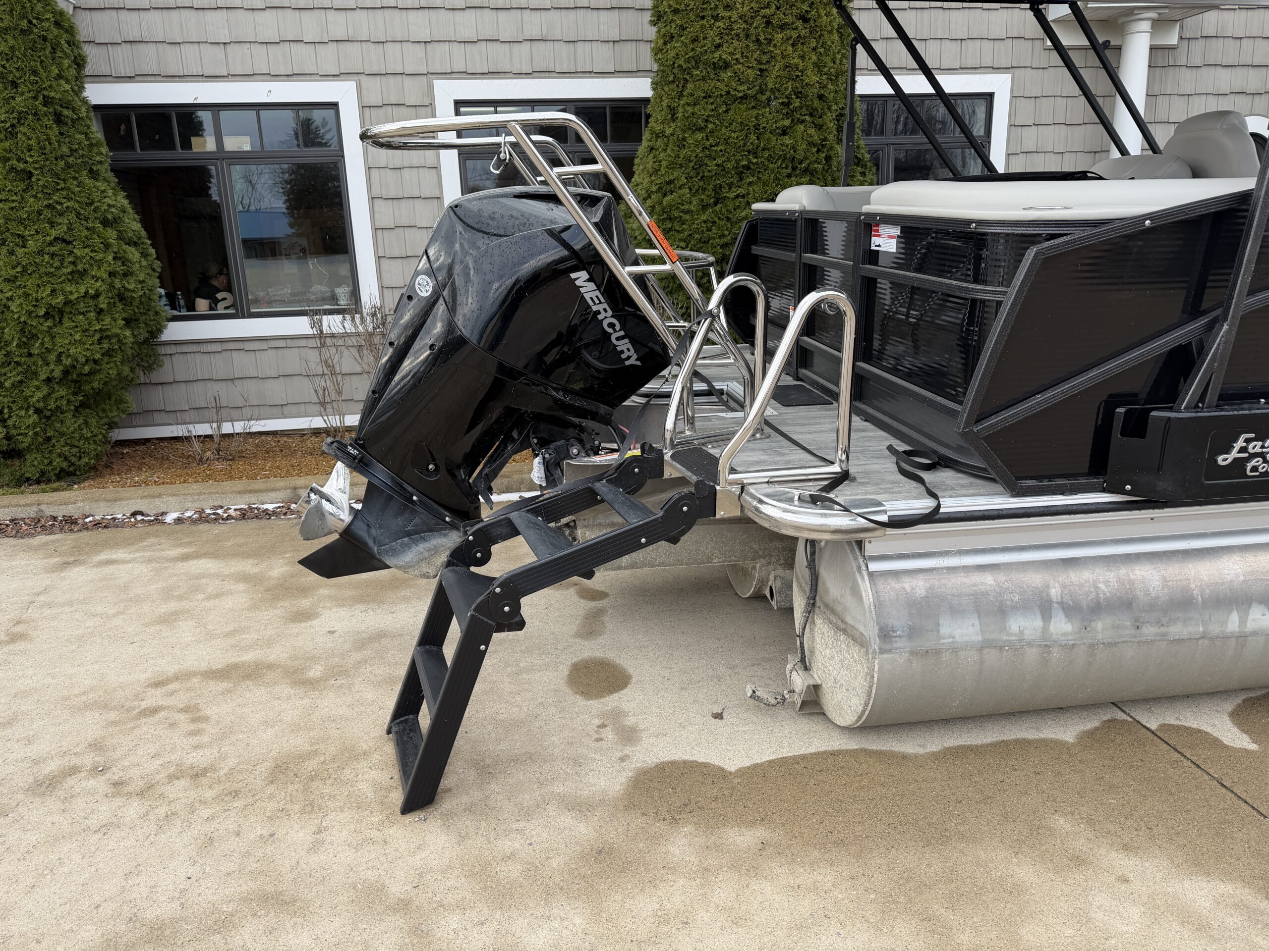 2023 Crest Caribbean 230 SLC Tri Toon 200hp Mercury Easy Cover