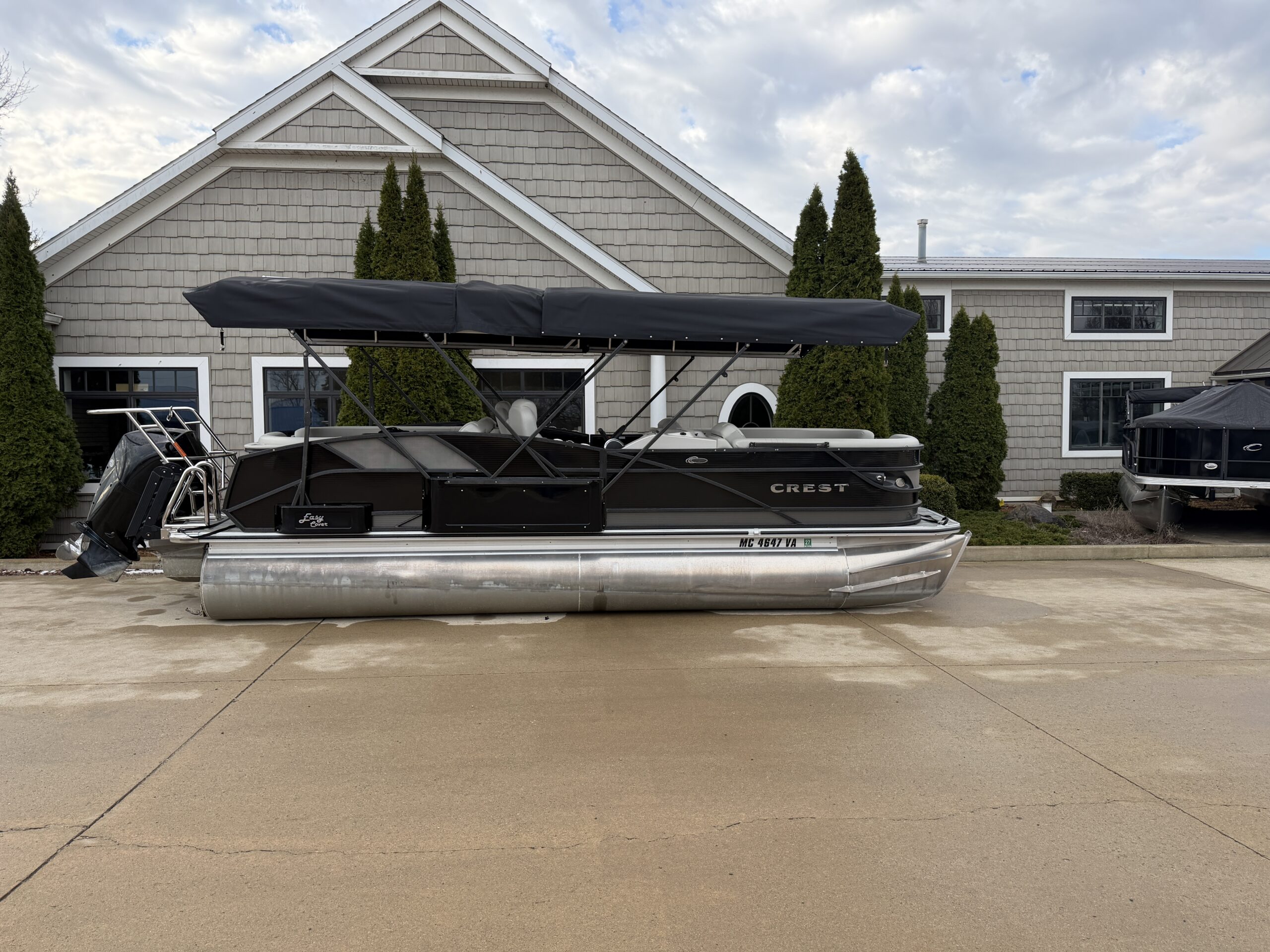 2023 Crest Caribbean 230 SLC Tri Toon 200hp Mercury Easy Cover