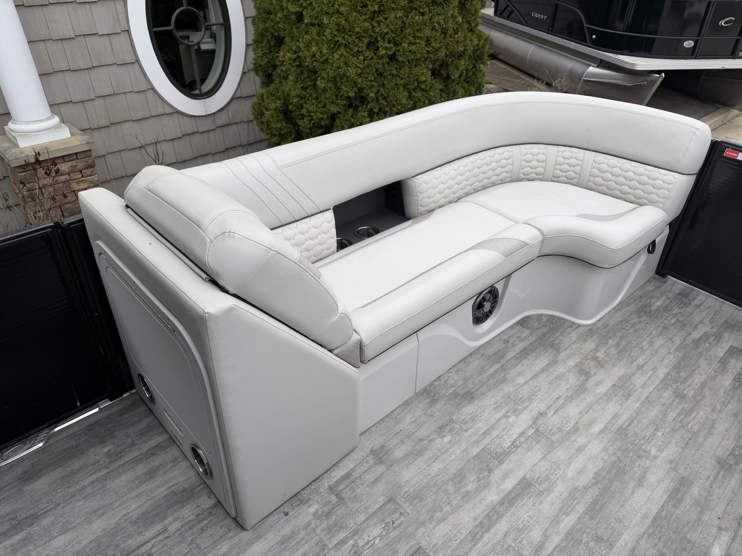 2023 Crest Caribbean 230 SLC Tri Toon 200hp Mercury Easy Cover