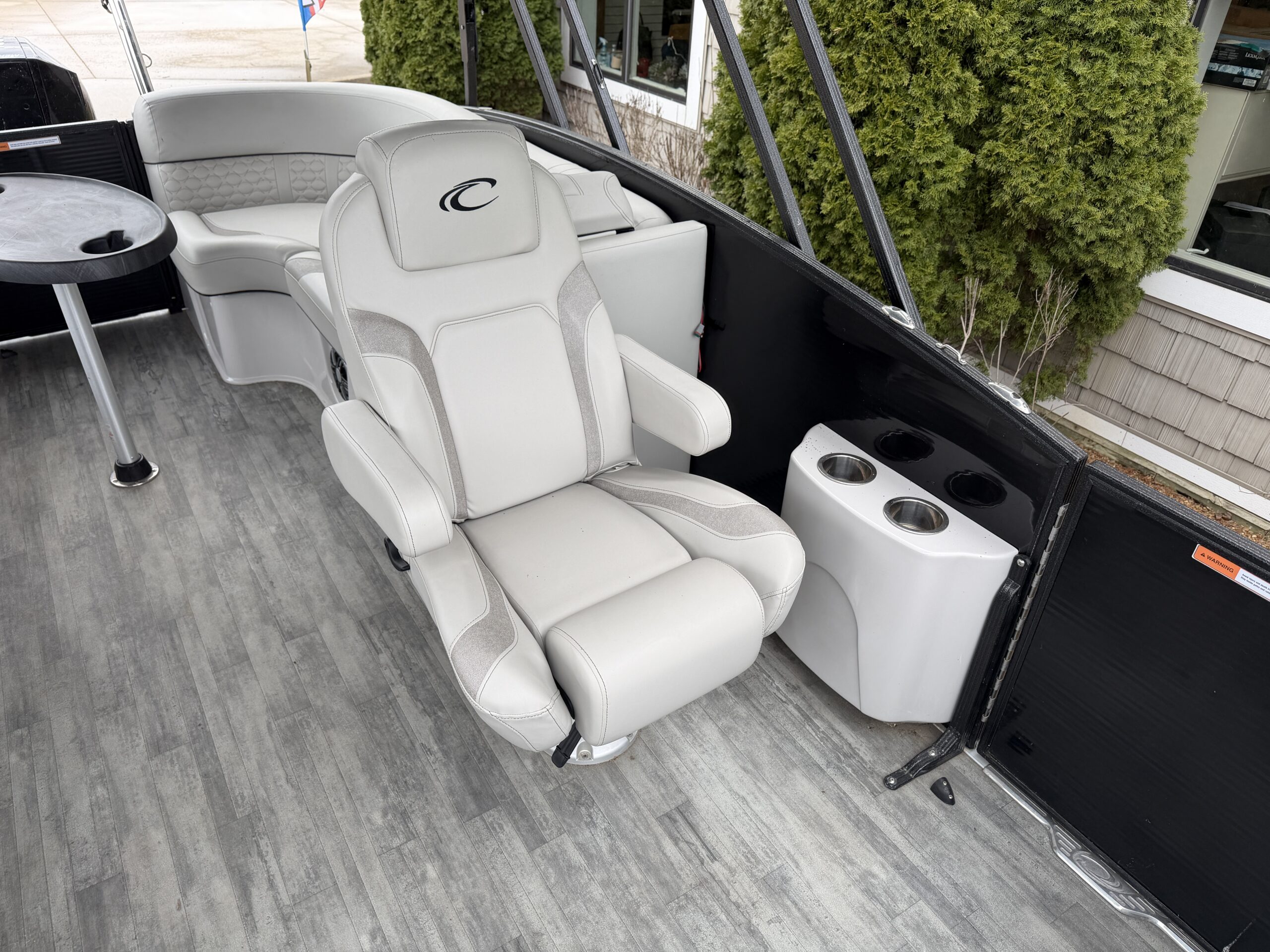 2023 Crest Caribbean 230 SLC Tri Toon 200hp Mercury Easy Cover