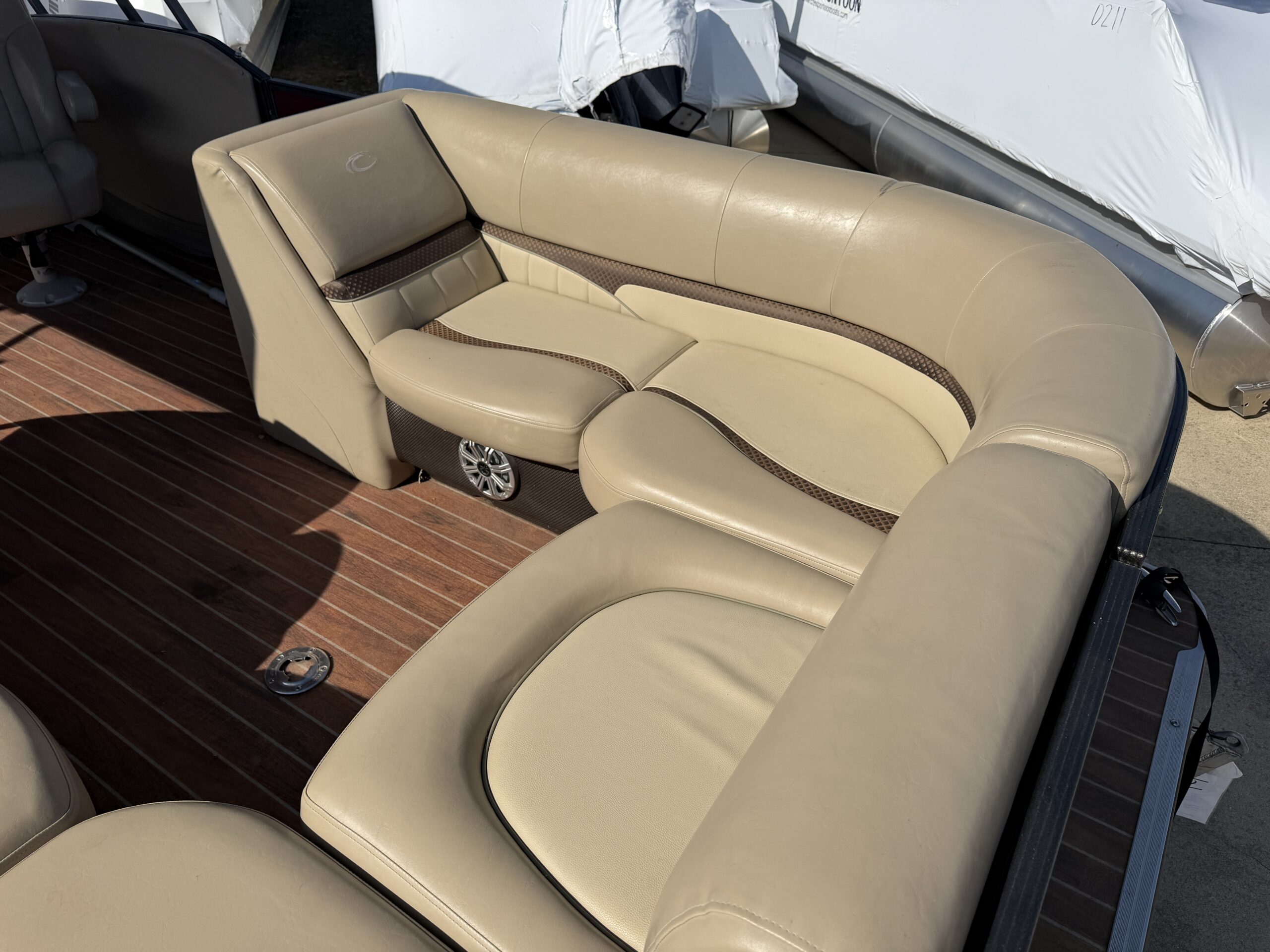 2015 Crest Classic 230 SLC 115hp Mercury Easy Cover and Sea Legs