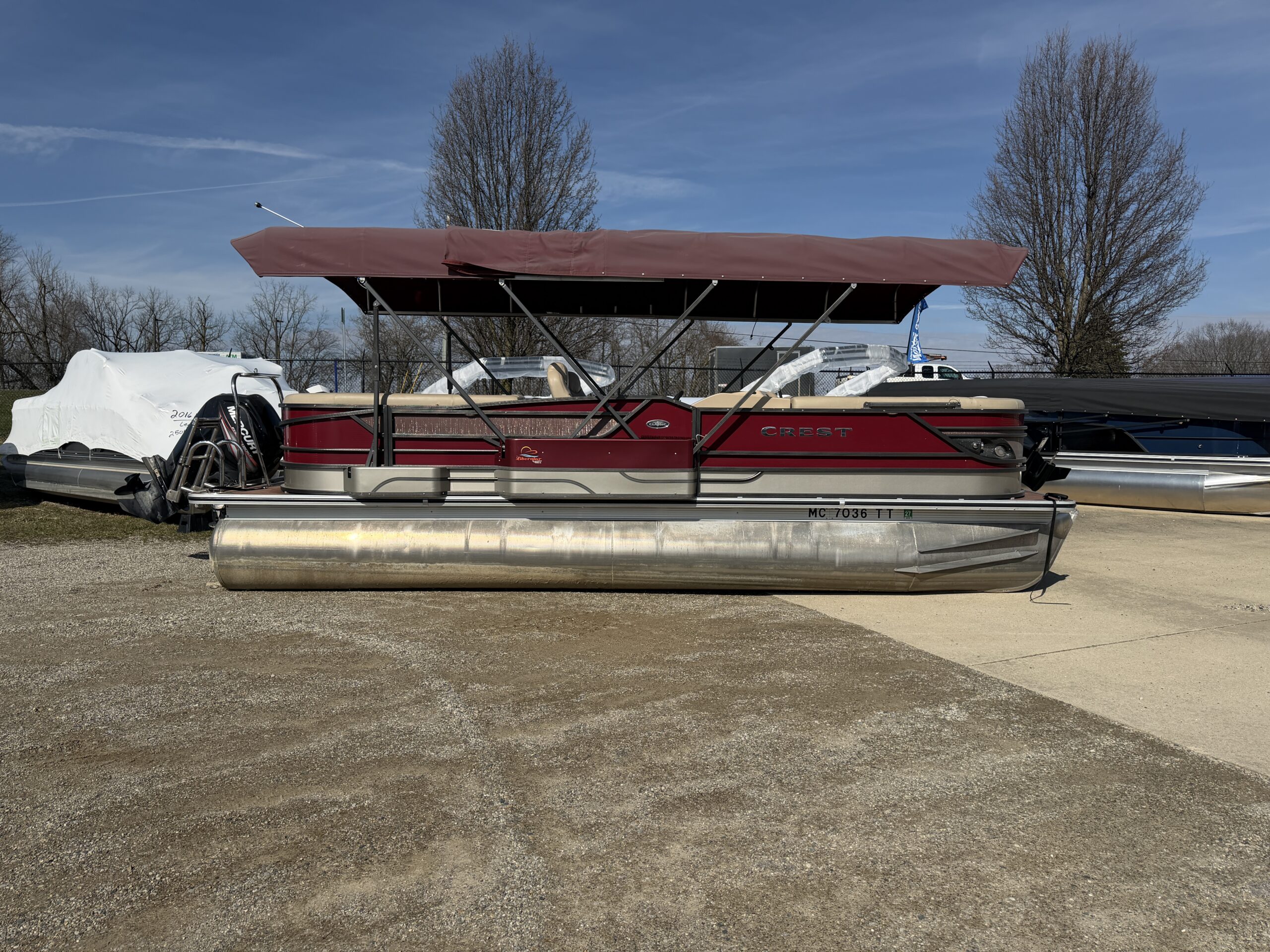 2015 Crest Classic 230 SLC 115hp Mercury Easy Cover and Sea Legs