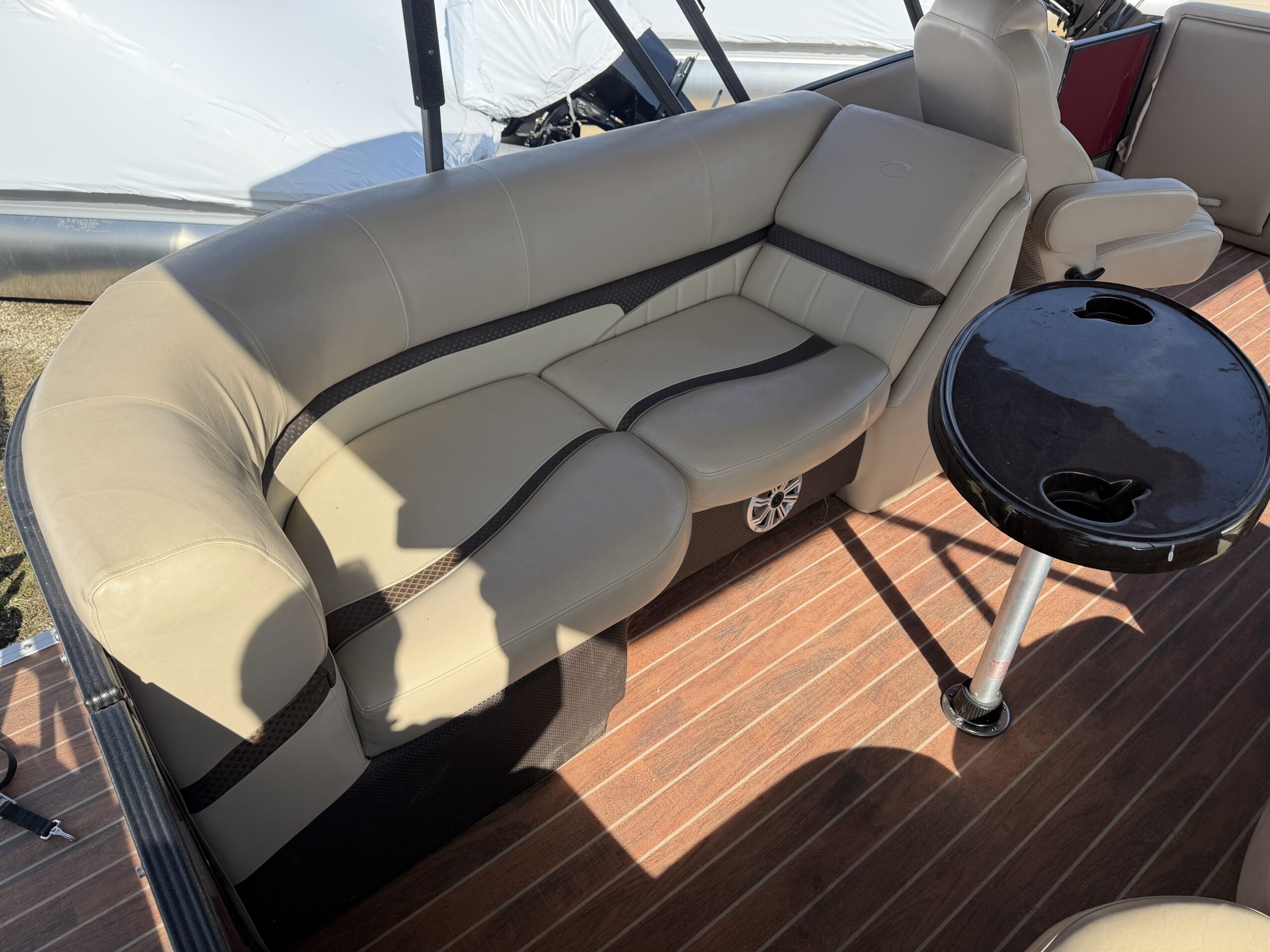 2015 Crest Classic 230 SLC 115hp Mercury Easy Cover and Sea Legs