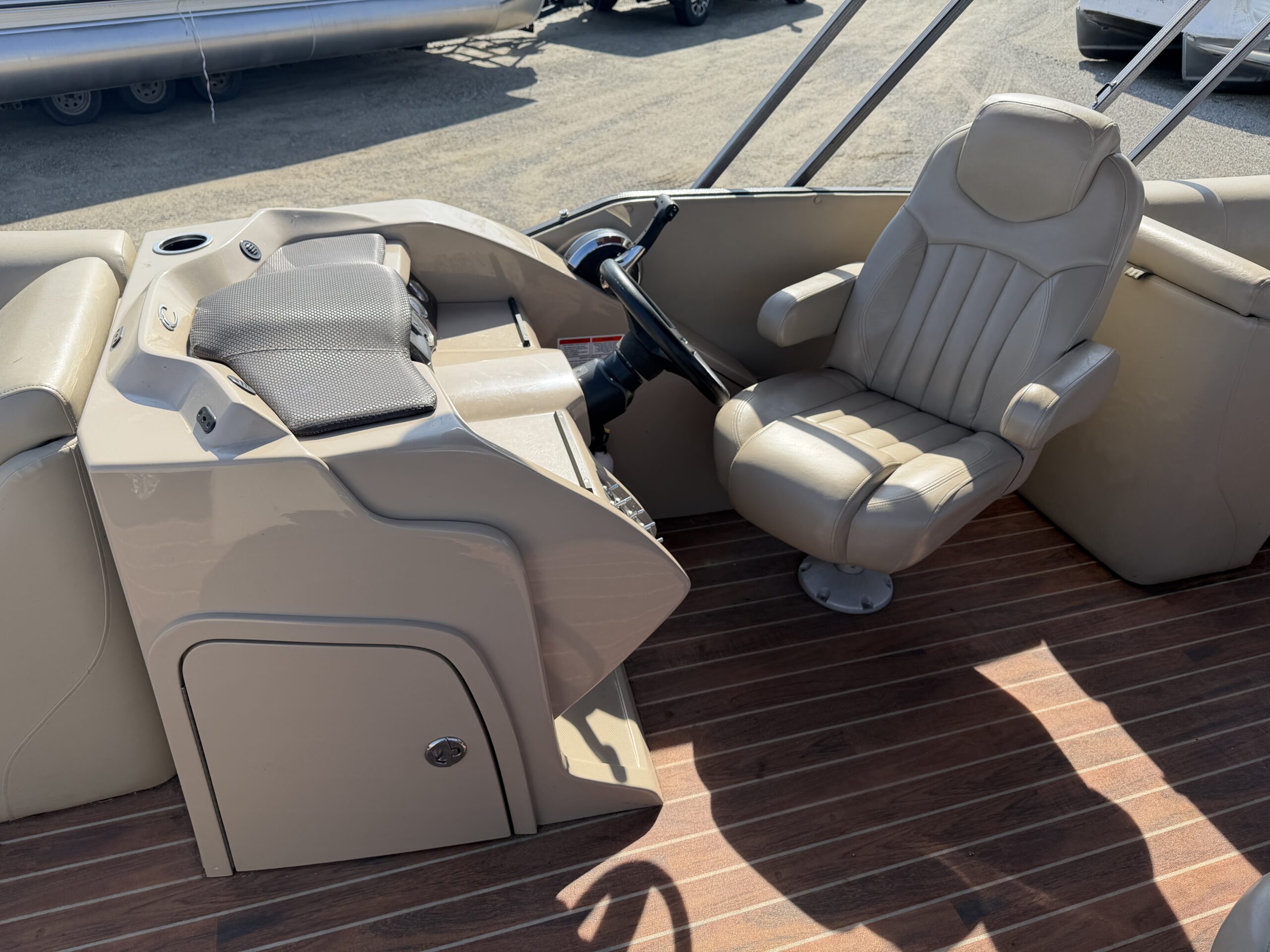 2015 Crest Classic 230 SLC 115hp Mercury Easy Cover and Sea Legs