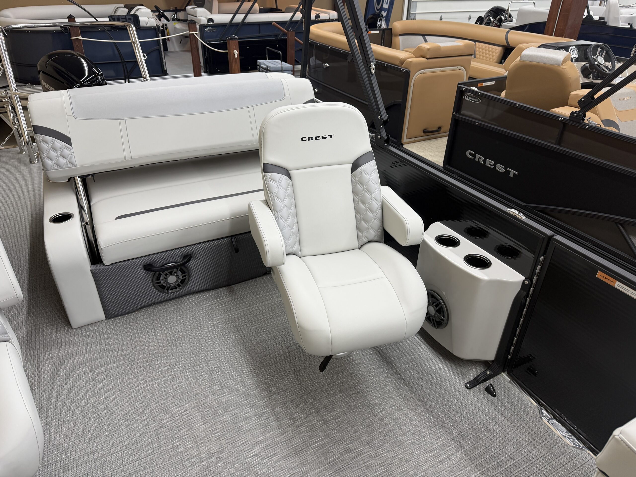 2025 Crest Classic 240 SLSC Mercury 115hp Command Thrust