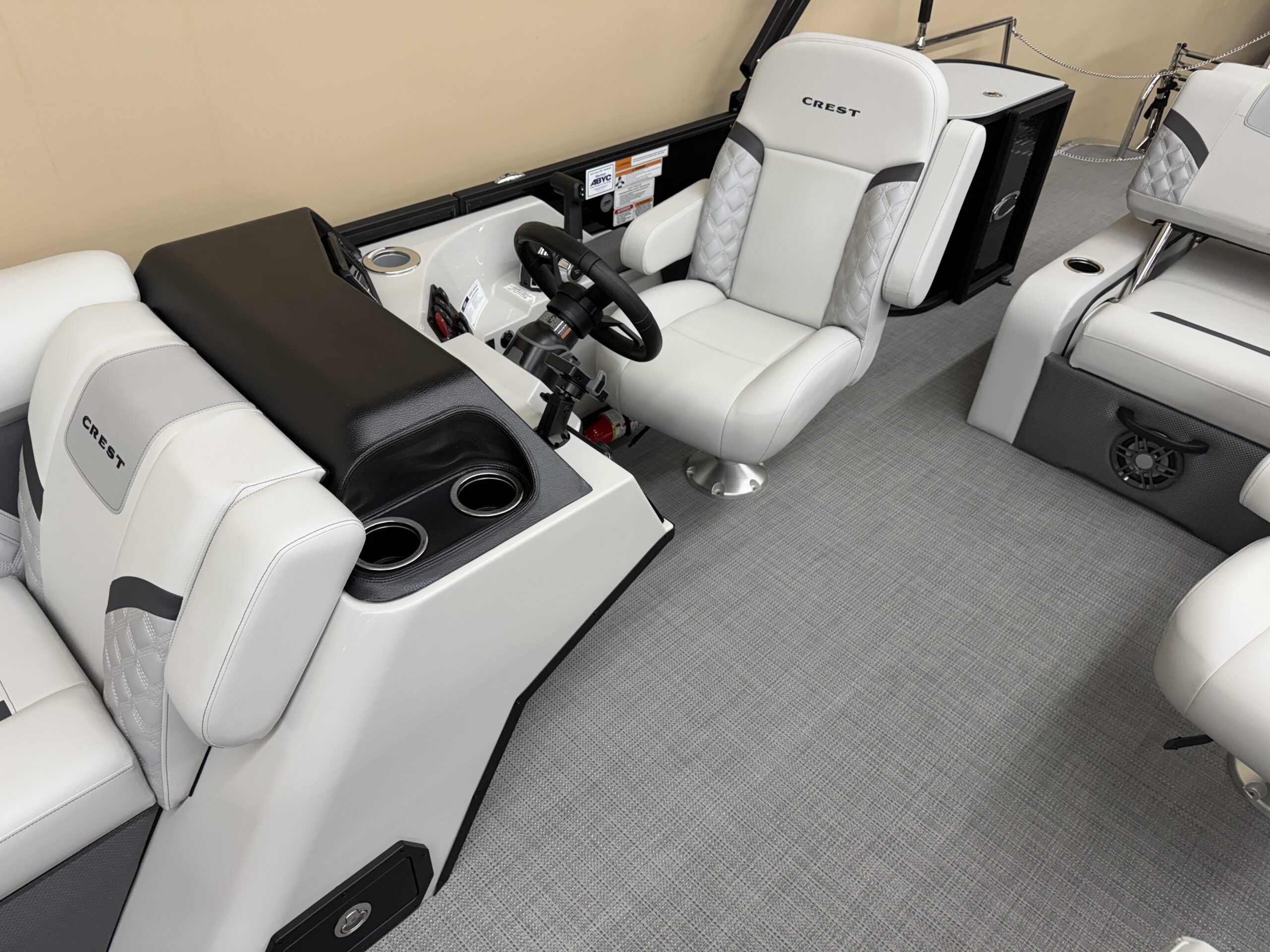 2025 Crest Classic 240 SLSC Mercury 115hp Command Thrust