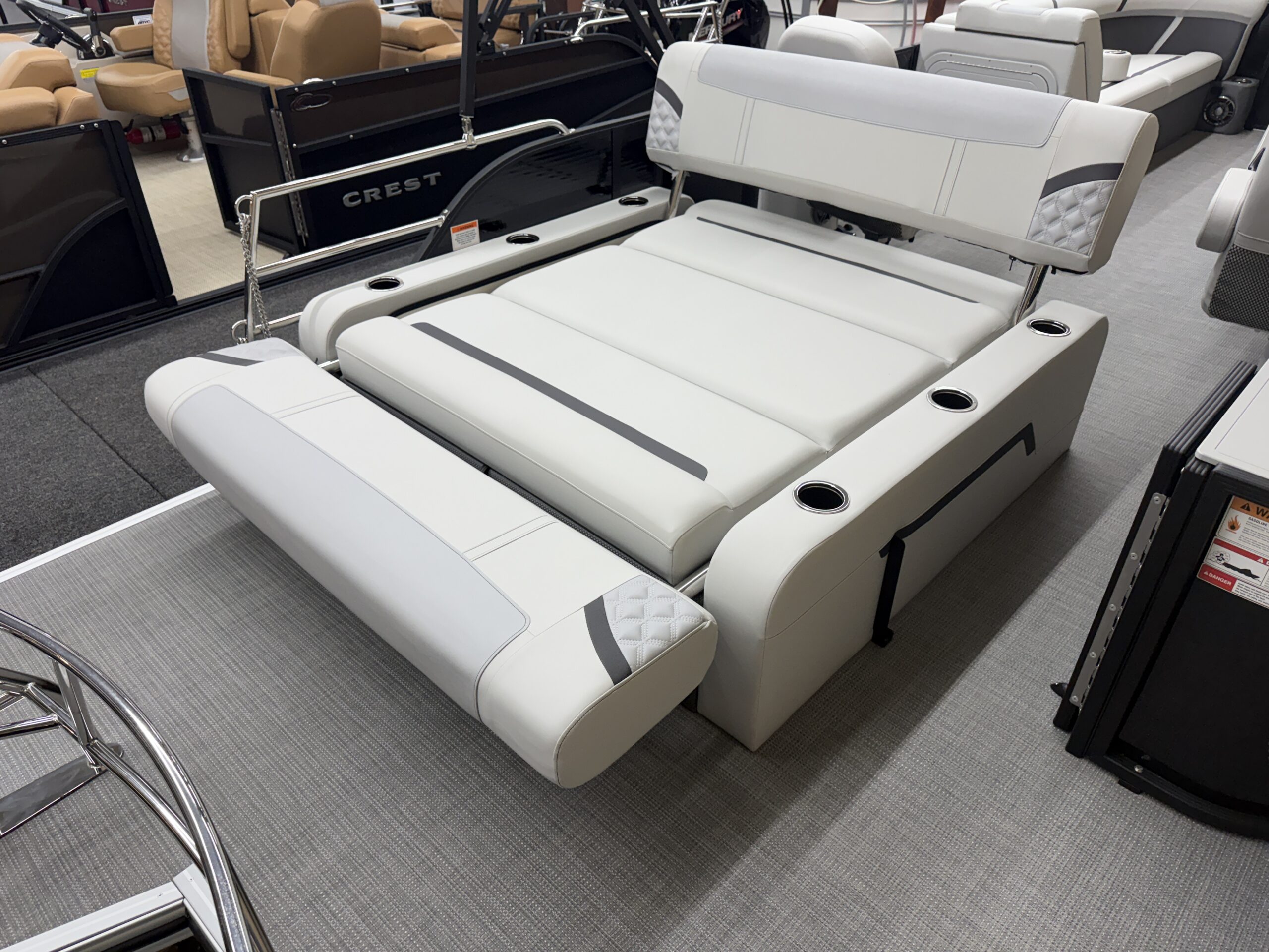 2025 Crest Classic 240 SLSC Mercury 115hp Command Thrust